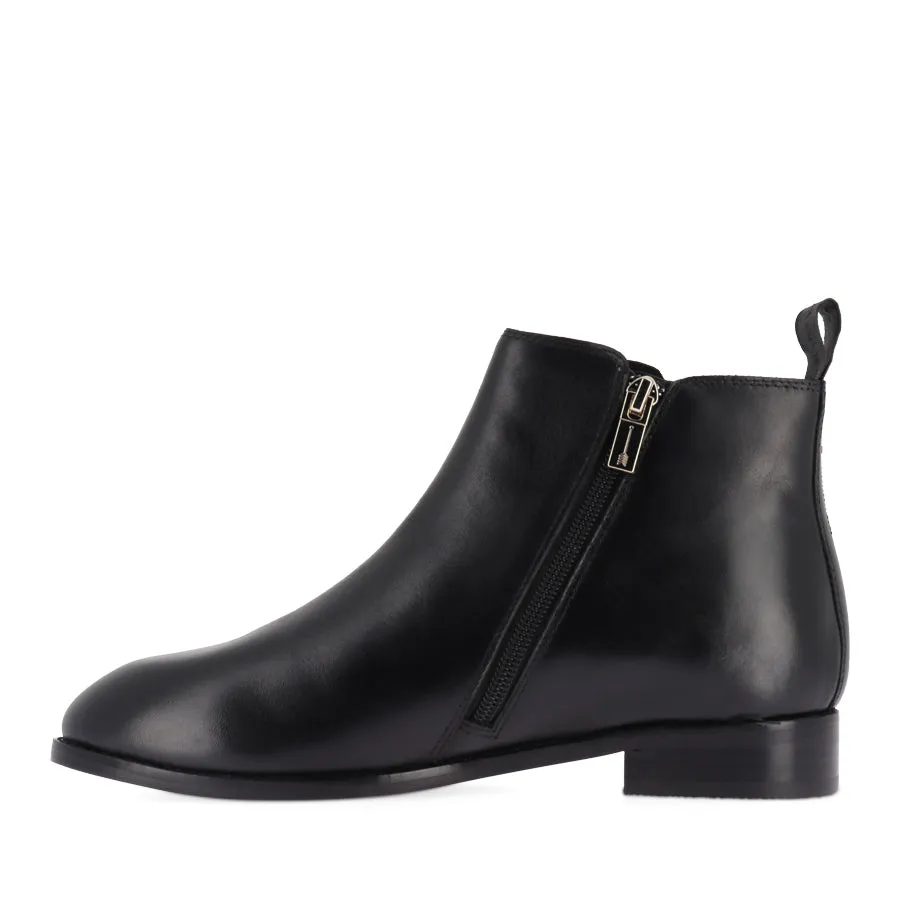 Durable Construction AUSTEN II - BLACK LEATHER