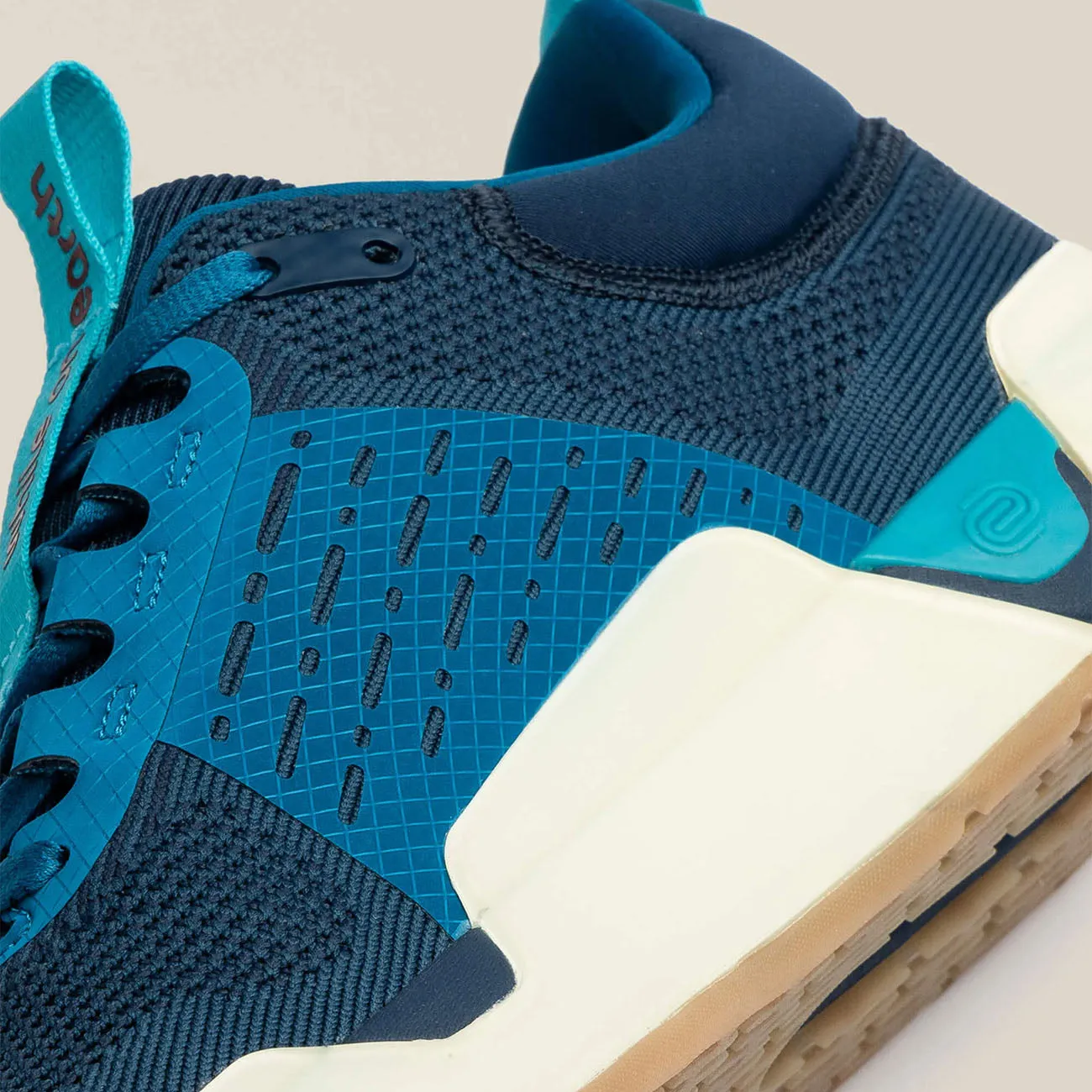 Sculpted wear Chunky Men's While On Earth Move Trainer