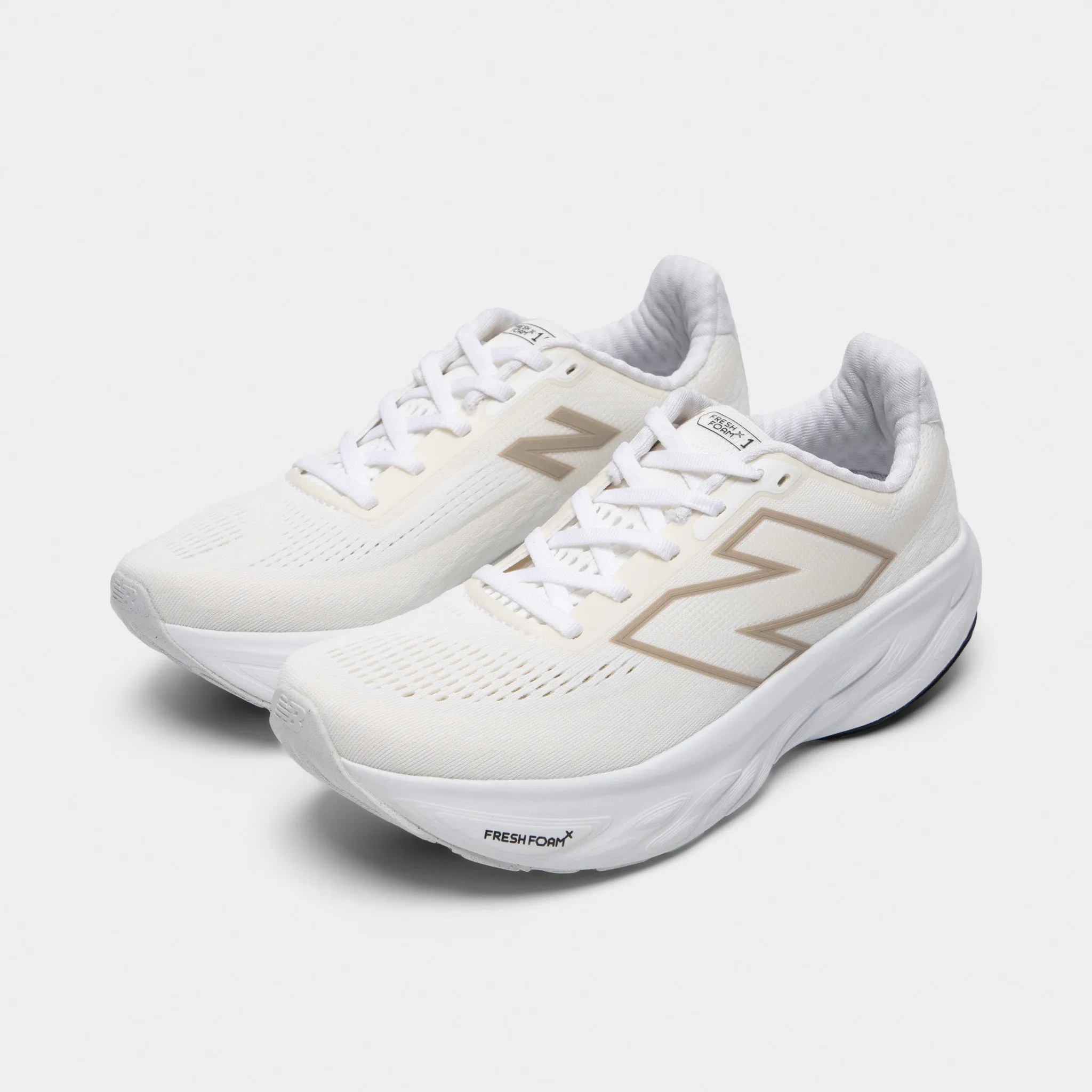 Support Zone Outdoor Performance New Balance Women's Fresh Foam x 1080v14 White / Metallic Gold