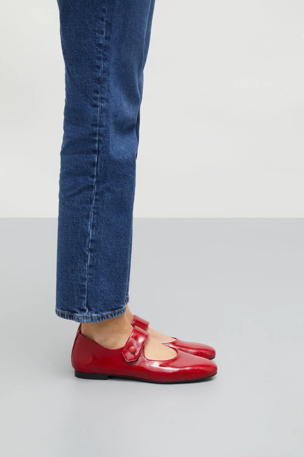 Greta Mary Janes in Red Patent Leather Breathable waterproof