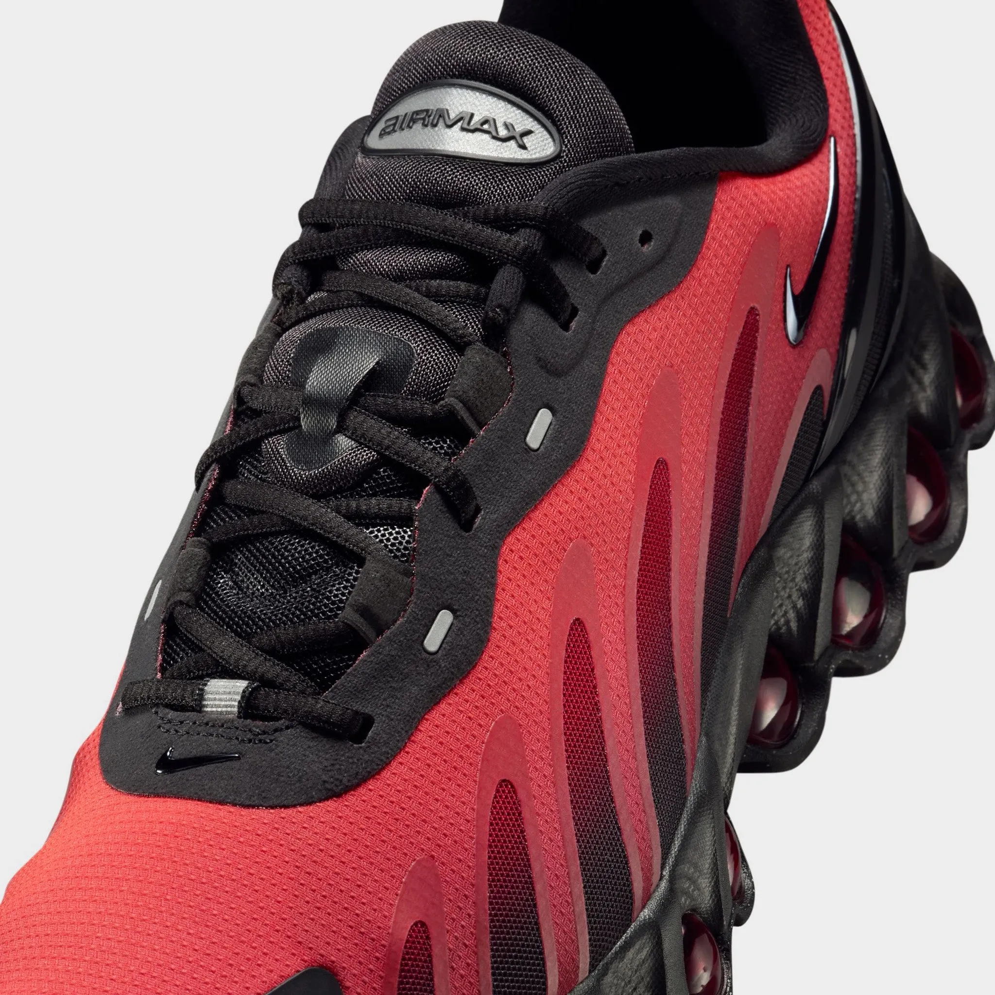 Nike Air Max DN8 Black / Black - University Red Outdoor Fit Torque Control Plate