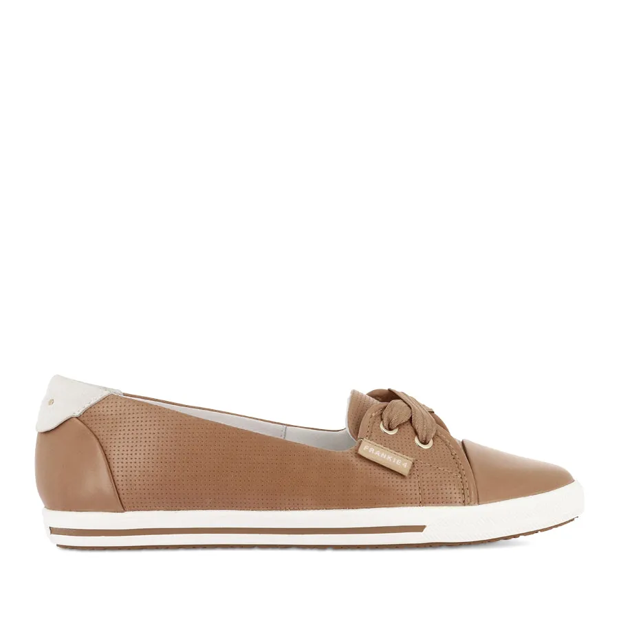 HANNAH III - CAMEL PUNCHED LEATHER Comfort Fit System Ultra Grip Pattern