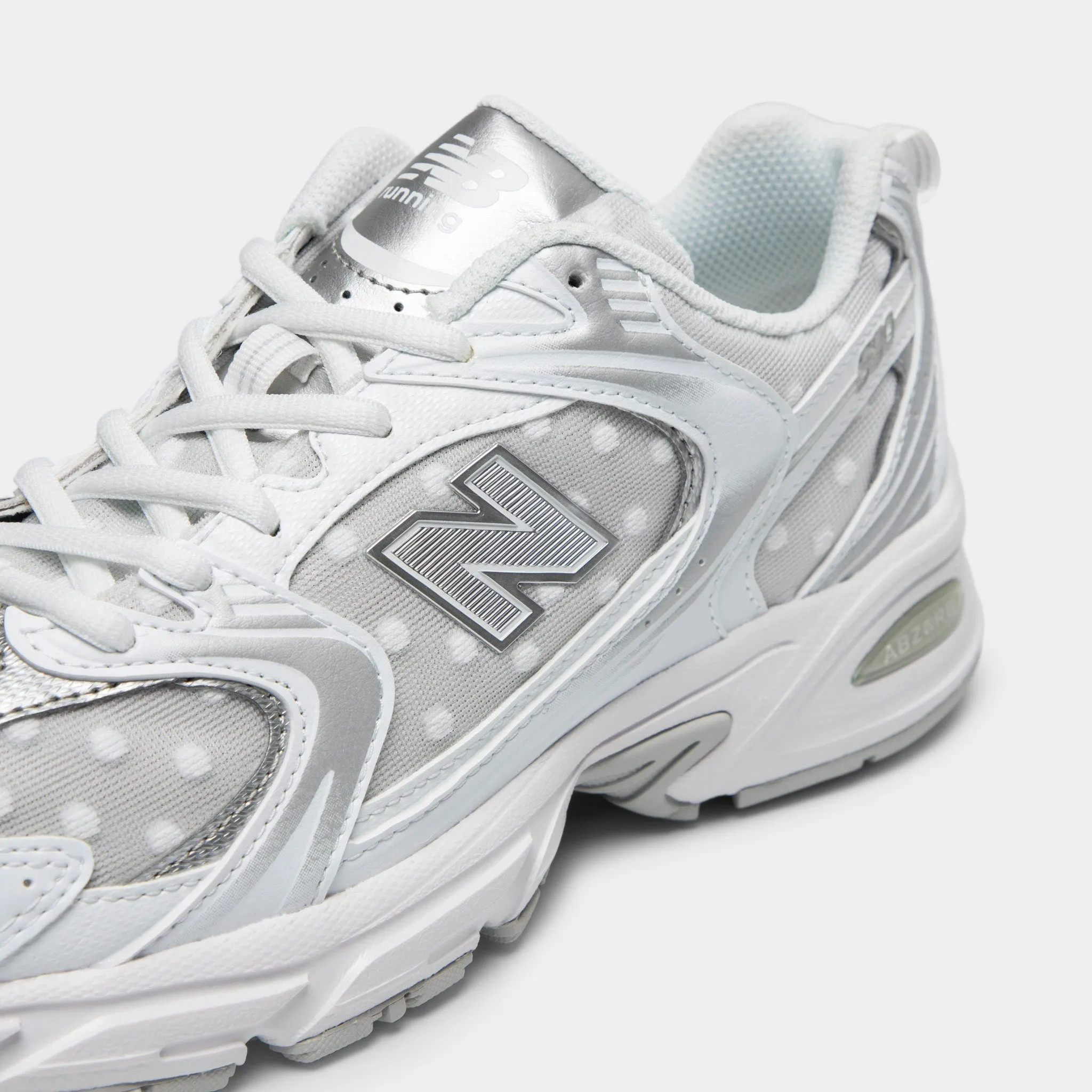 Flexible Grip Performance Boost New Balance 530 White / Silver Metallic