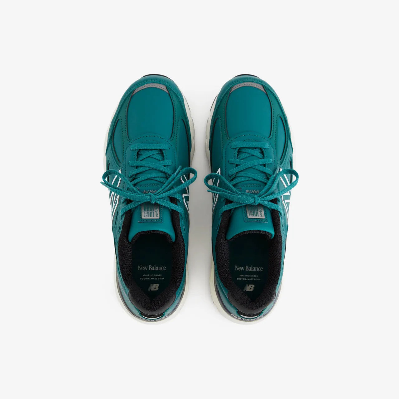 990v4 Casual Ease Foot Comfort