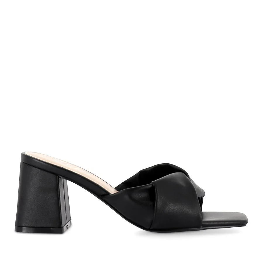 STELLA - BLACK Resort Path