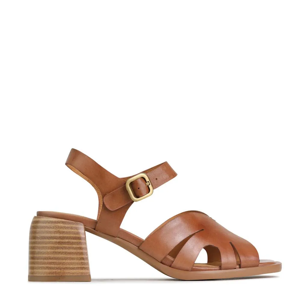 ISA LEATHER LOW HEEL SANDALS Vintage Mood