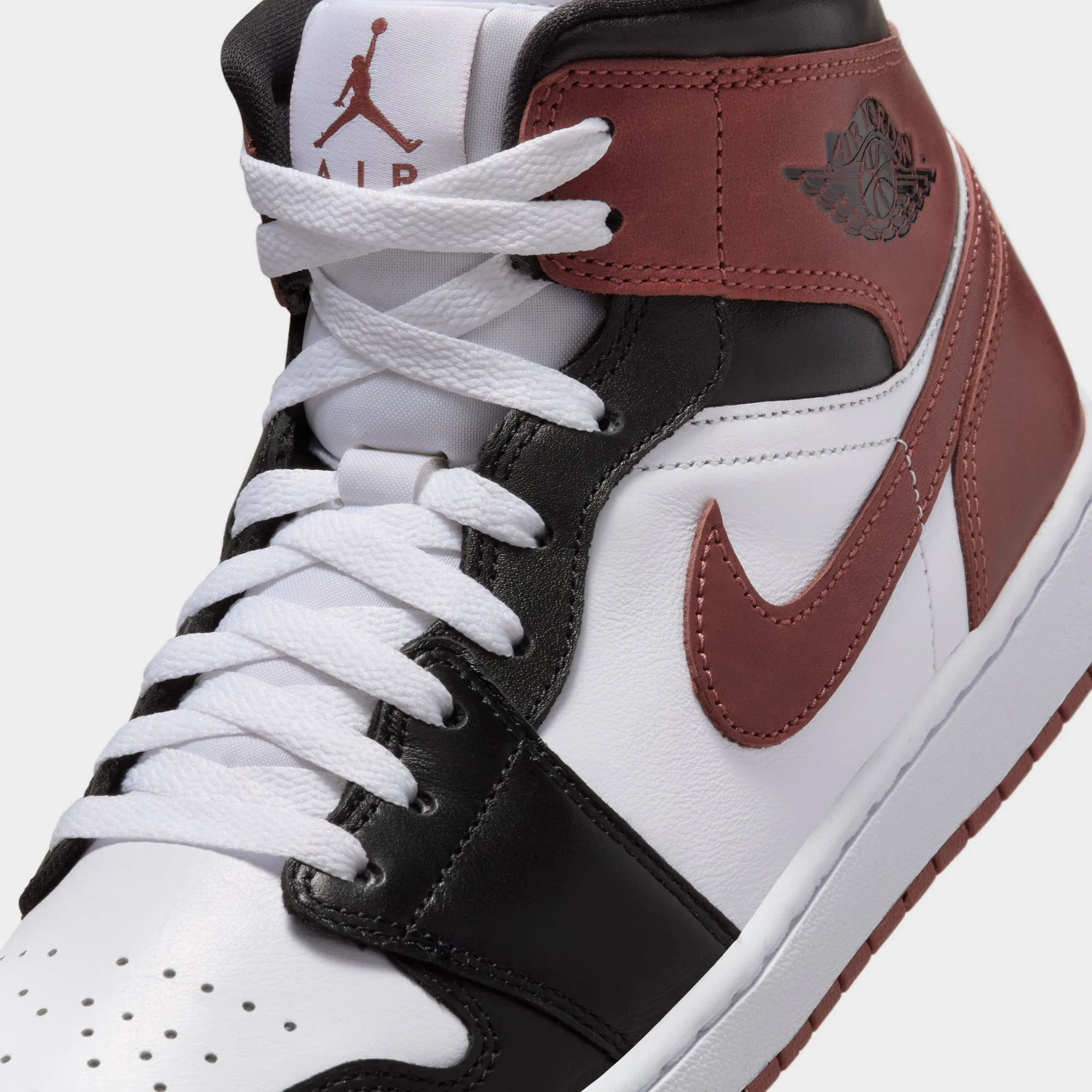 Jordan 1 Mid SE White / Dark Pony - Black Comfort foam Motion control