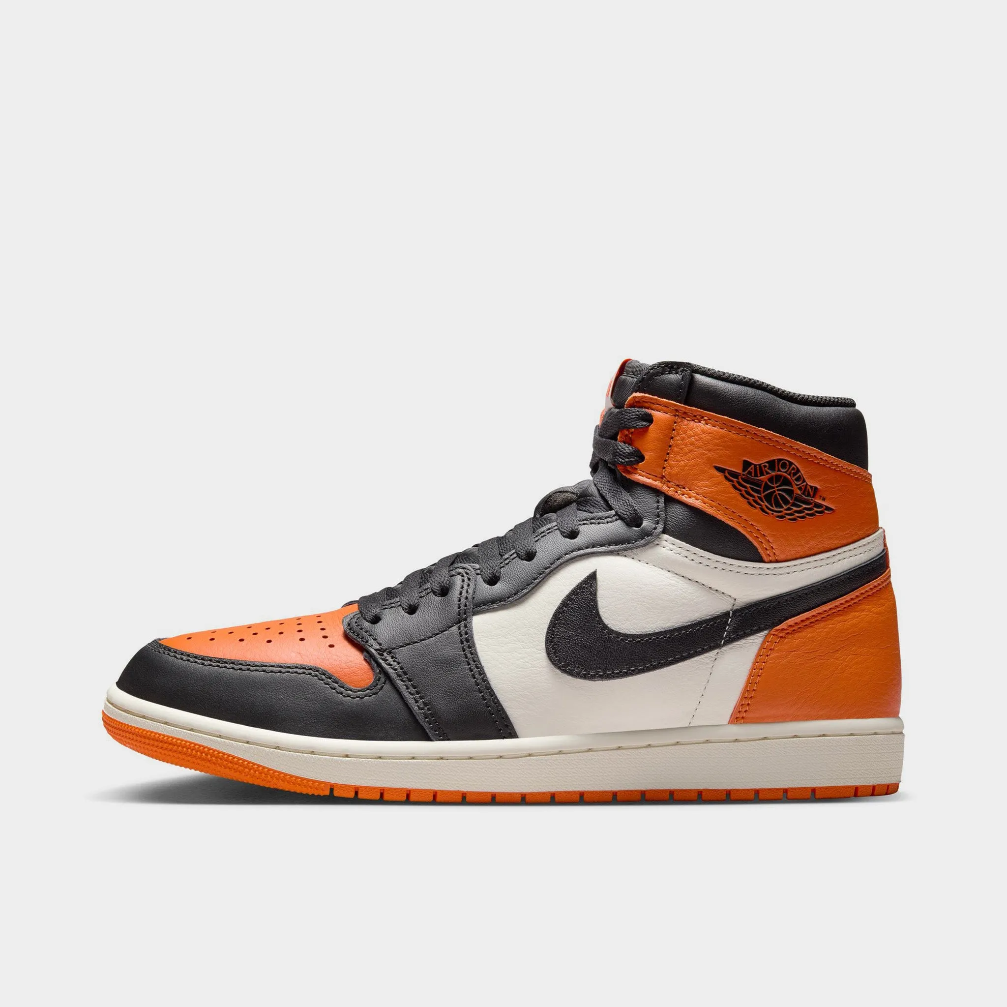 snowy - weather Durable piece Jordan 1 Retro High OG Black / Sail - Starfish