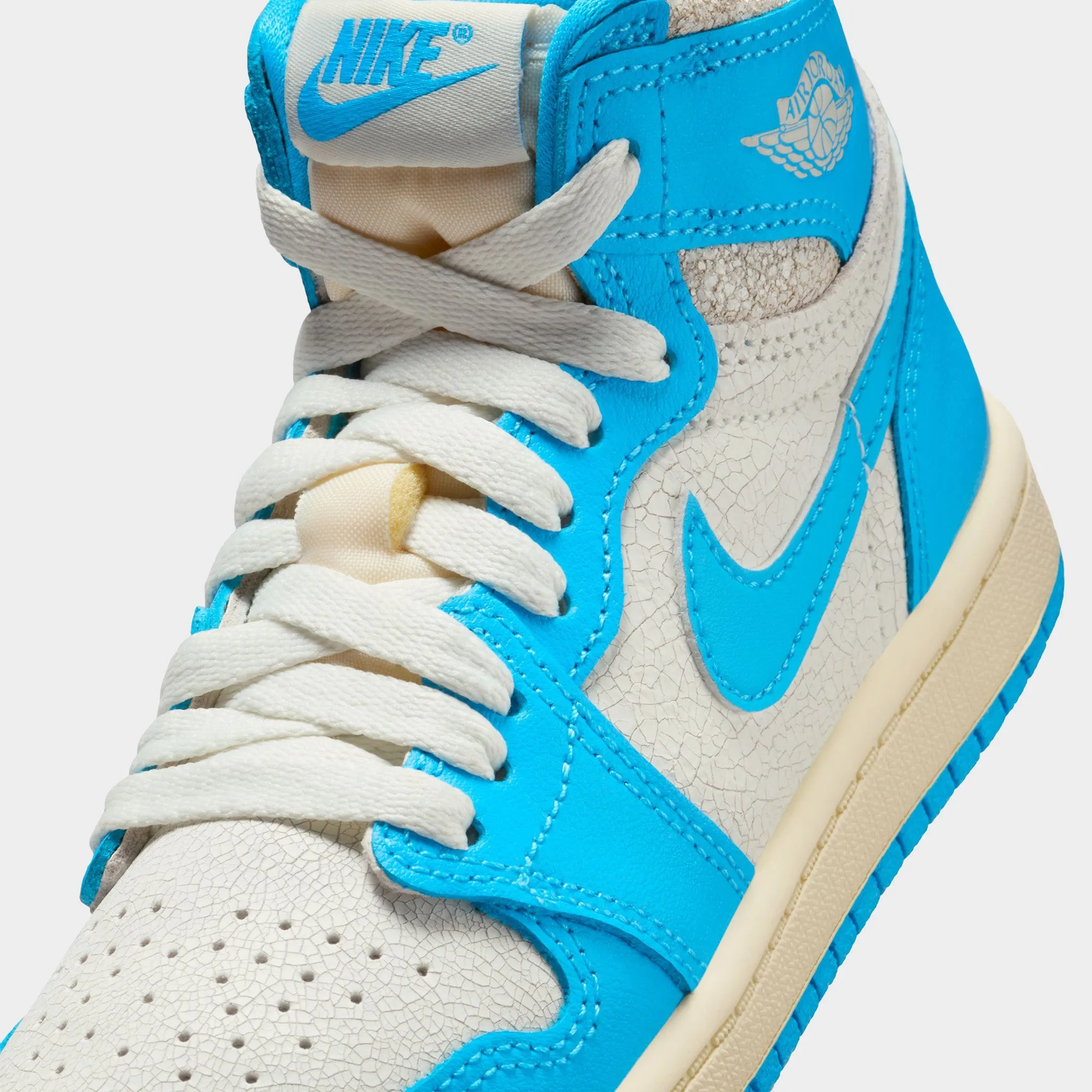 Jordan 1 Retro High OG PS Dark Powder Blue / Sail silhouette