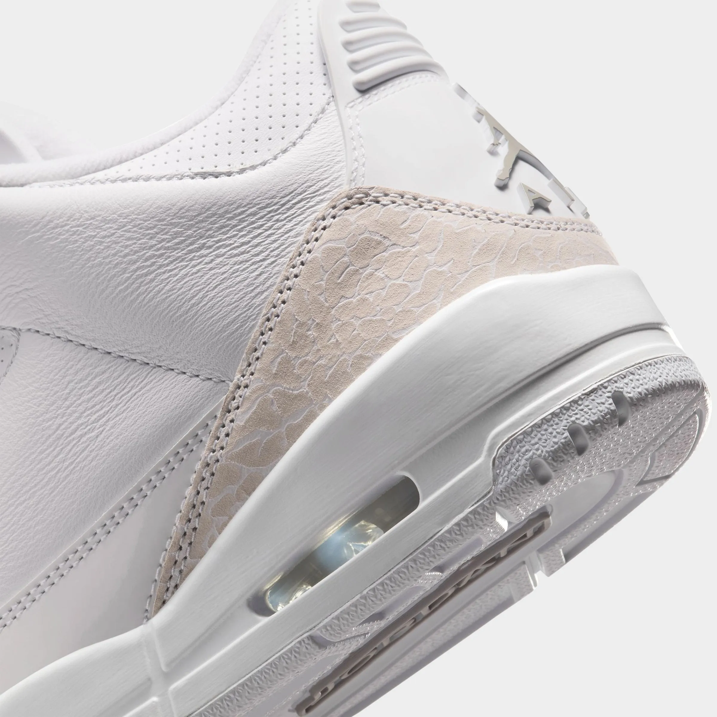 Jordan 3 Retro White / Metallic Silver - White Trail Running Heat Dissipating