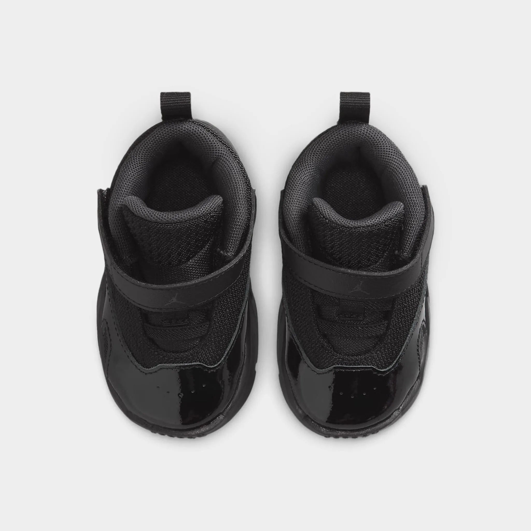 Jordan Max Aura 6 TD Black / Black Moisture Wicking Liner Multi Layer Ventilation