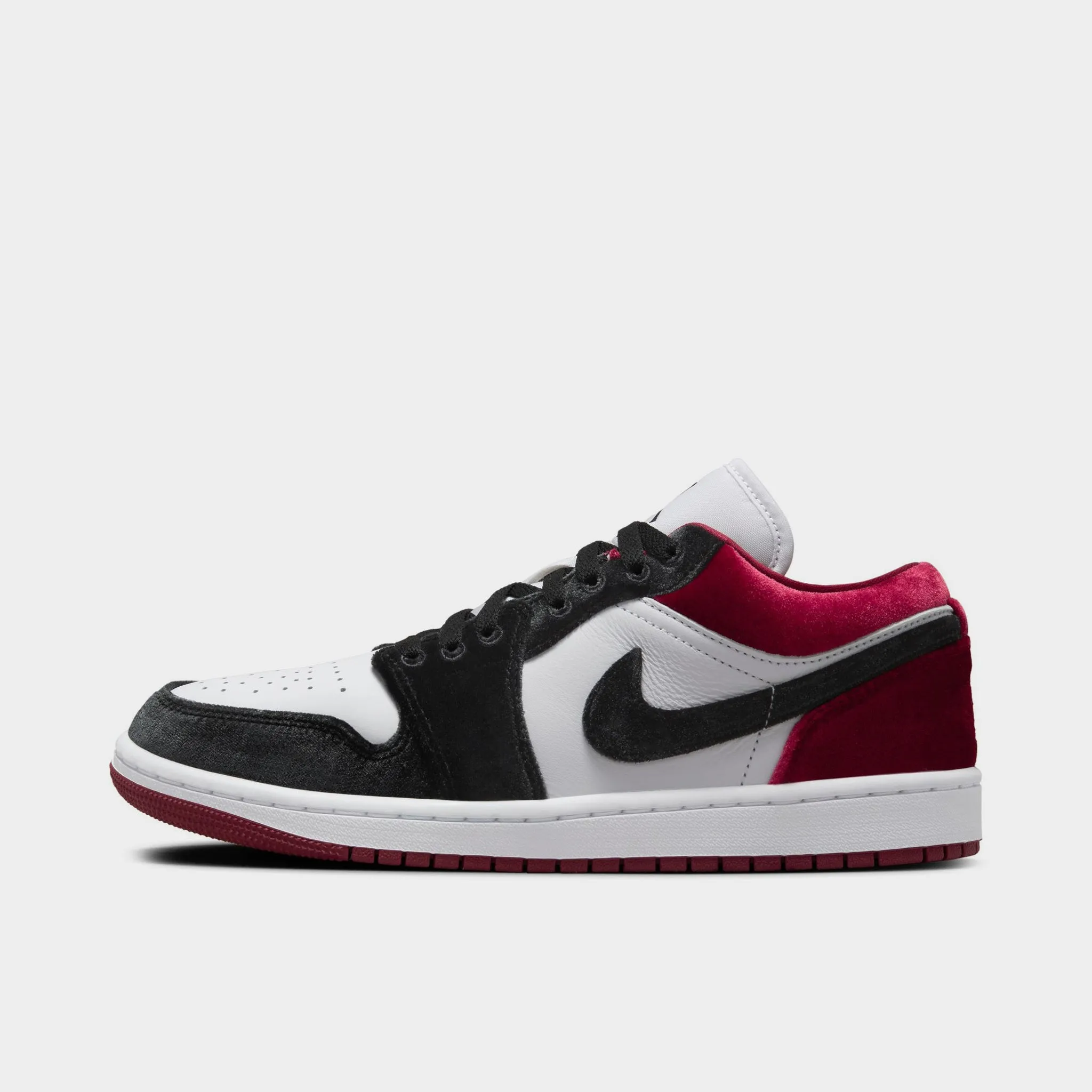 Firm Hold Jordan Women's 1 Low SE Black / White - Team Red