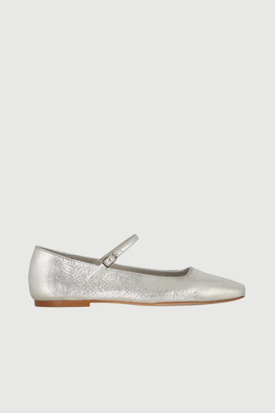 Julieta Mary Janes in Silver Leather Relaxed Fit V neck