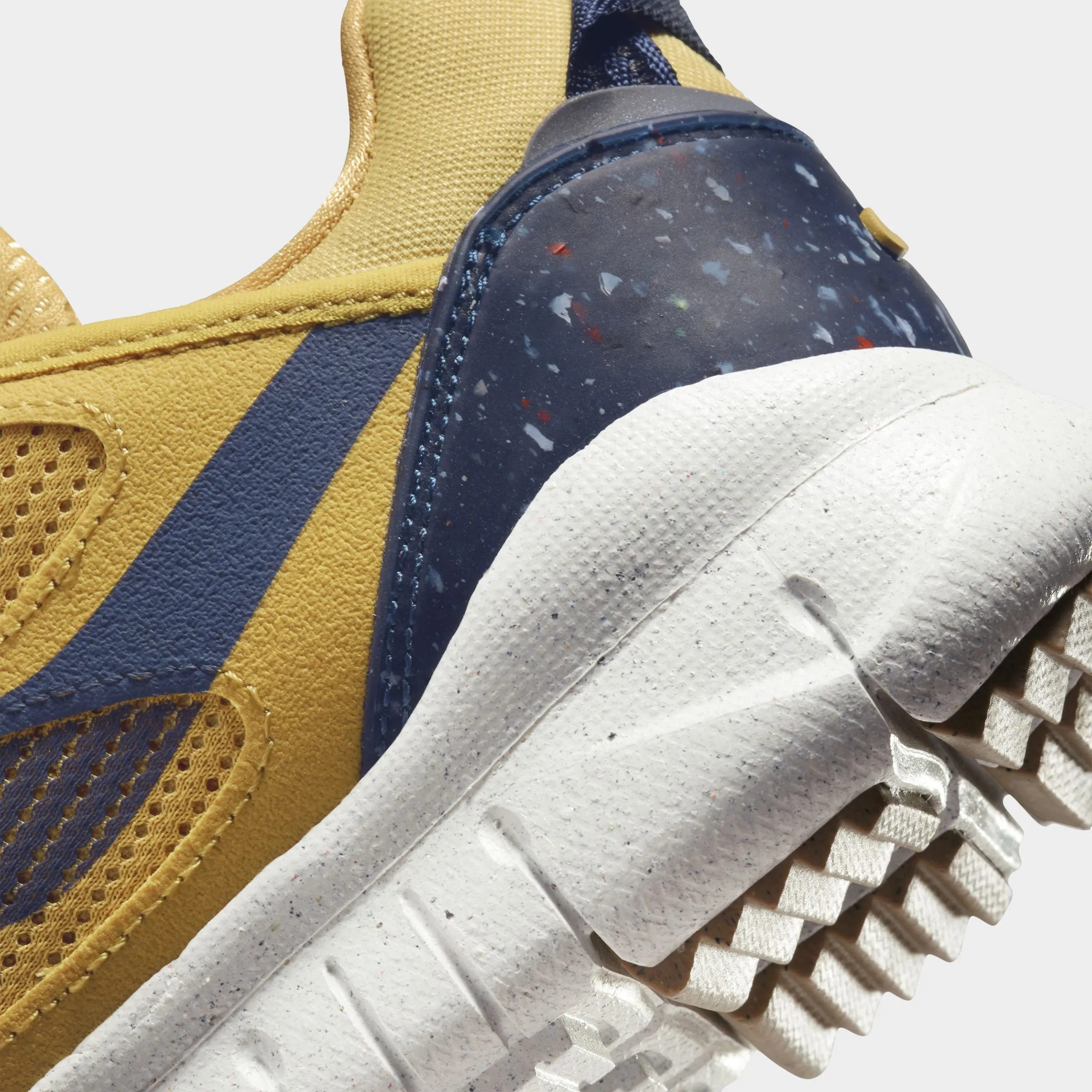 Air Cushioned Heel Long Lasting Support Nike Free Terra Vista Sanded Gold / Midnight Navy - Goldtone
