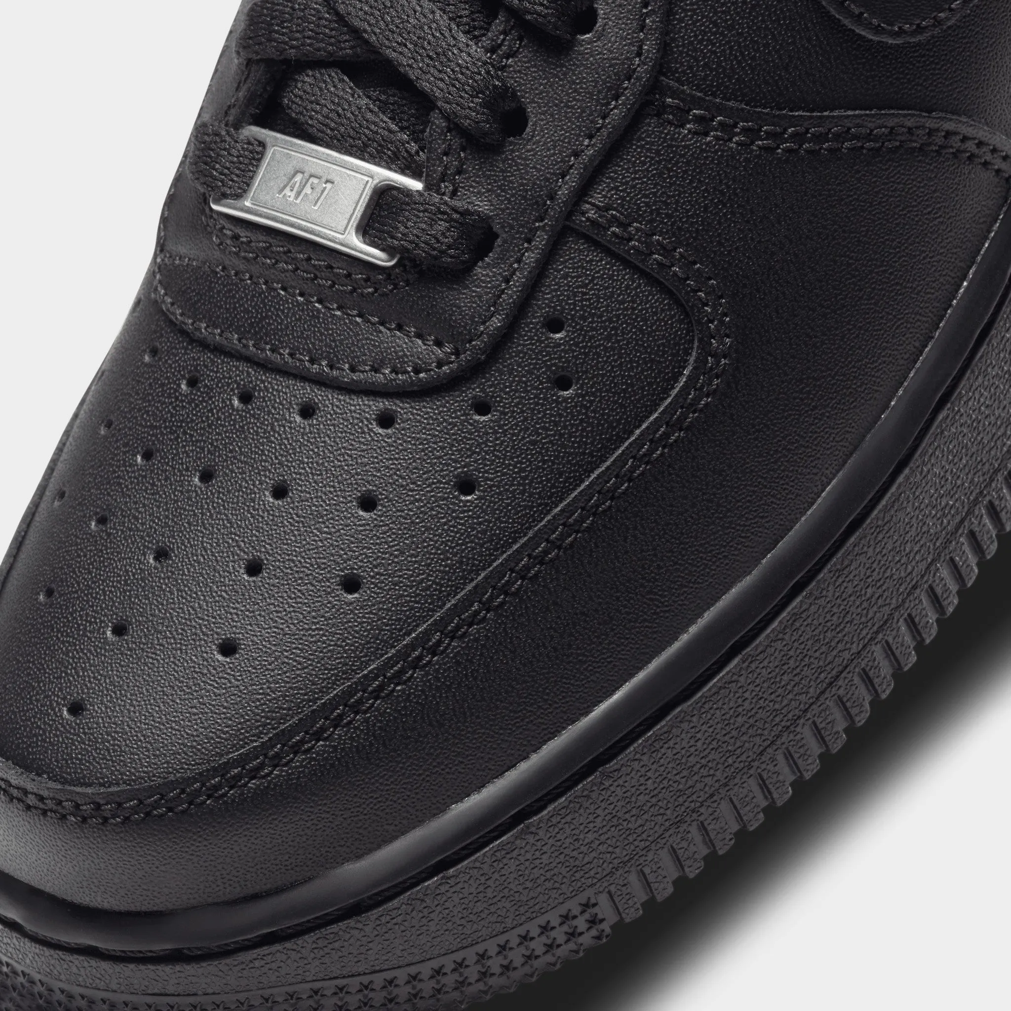trendy - look Nike Women's Air Force 1 07 Black / Black