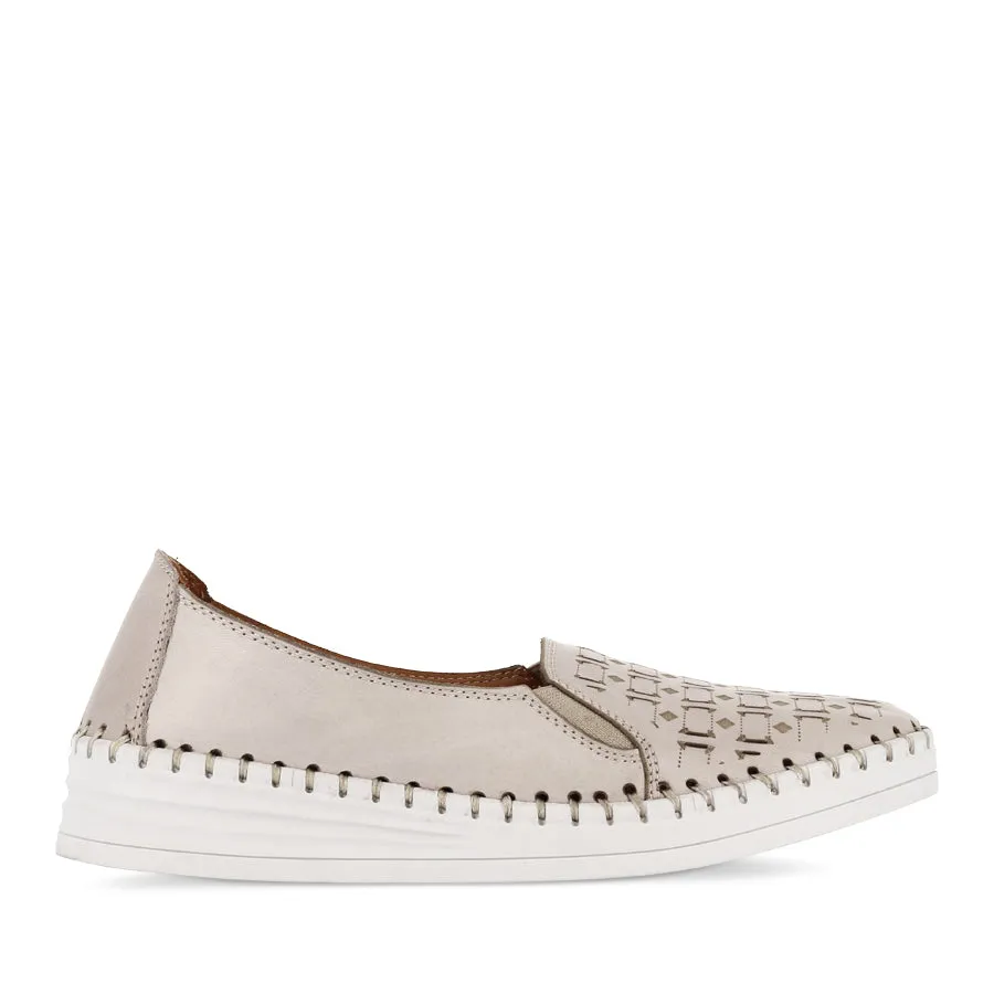 LAZY - SILVER GREY LEATHER Odor Control Footwear