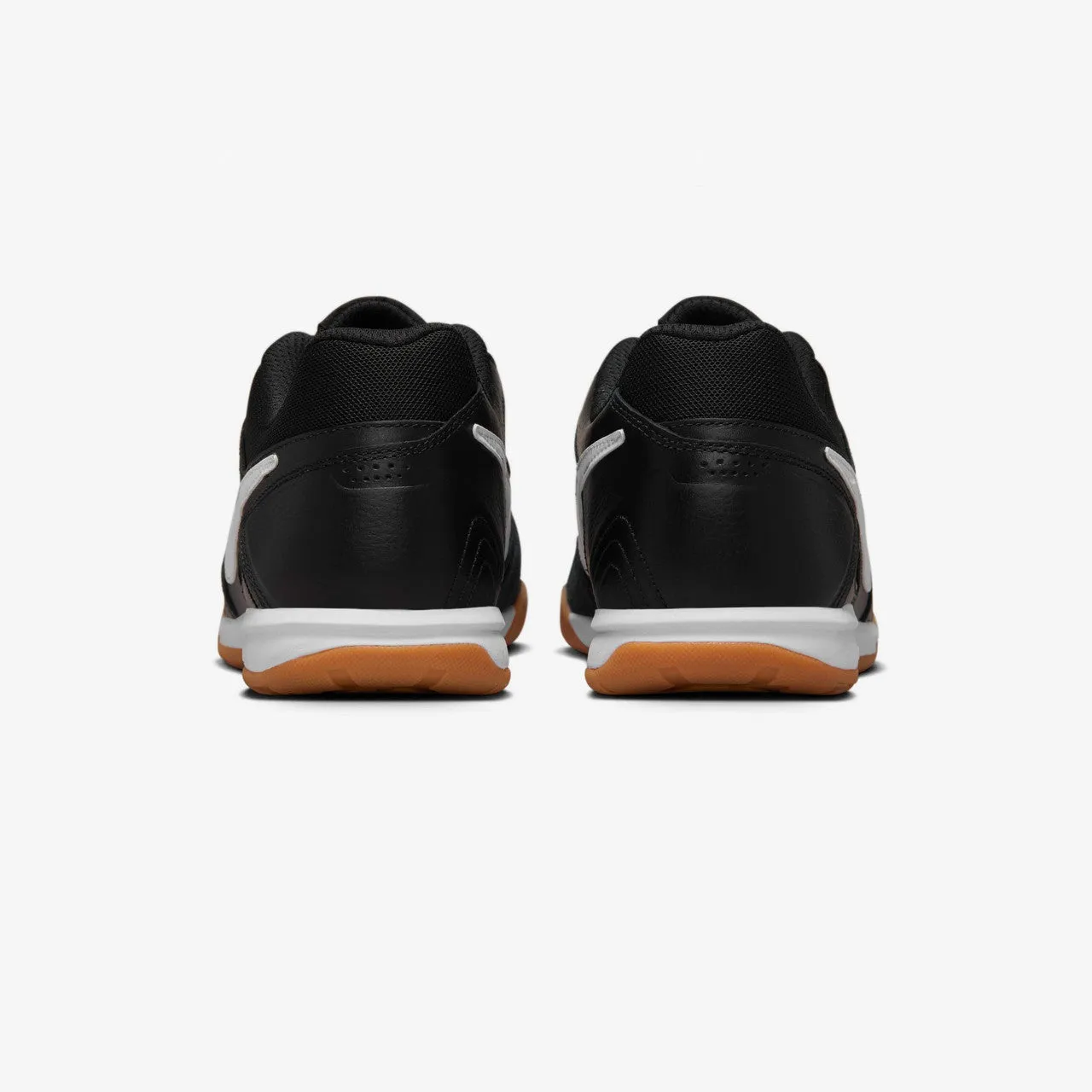 Fit skaters' Gato