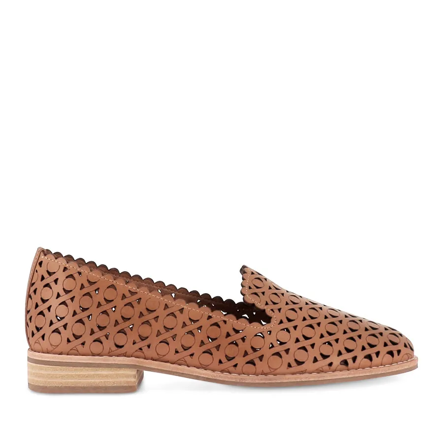 Comfortable Look AYVA - TAN LEATHER