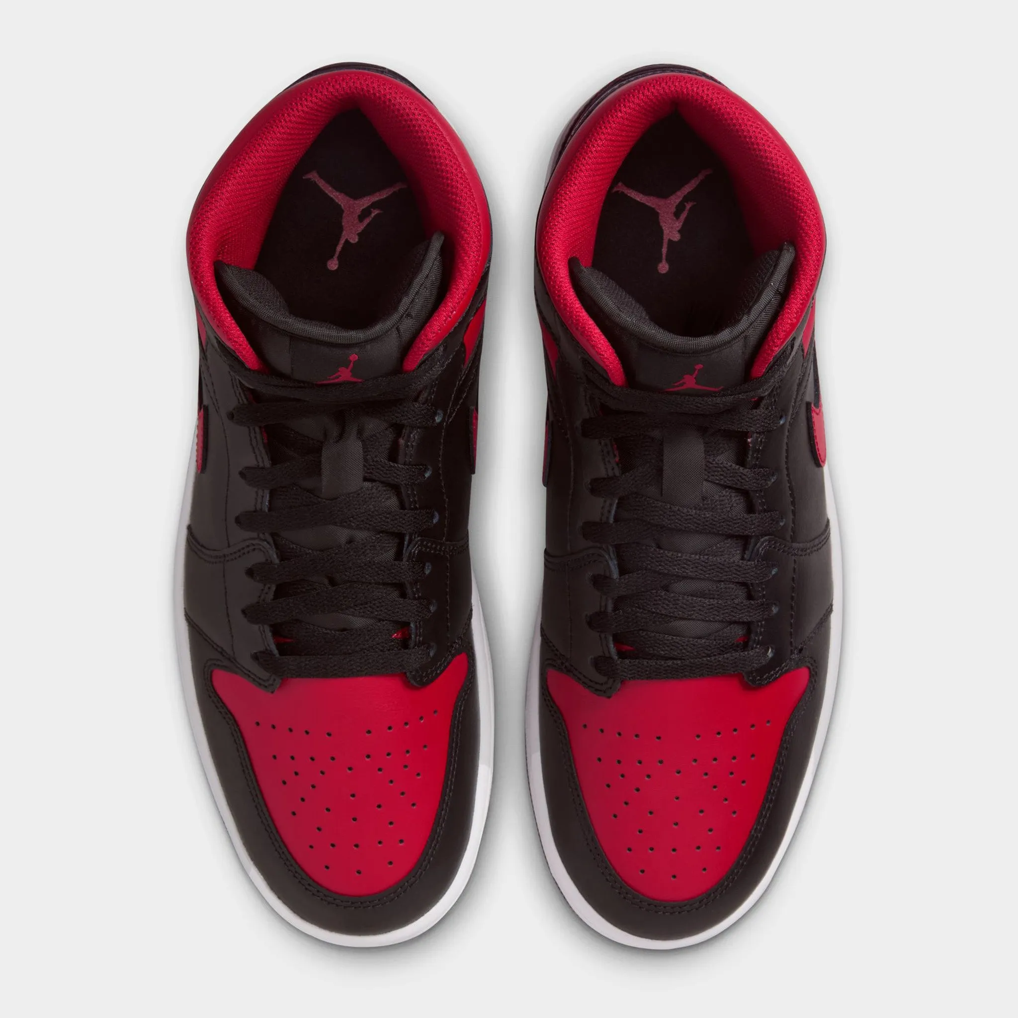 Running Style Motion Day Jordan 1 Mid Black / Varsity Red - Summit White