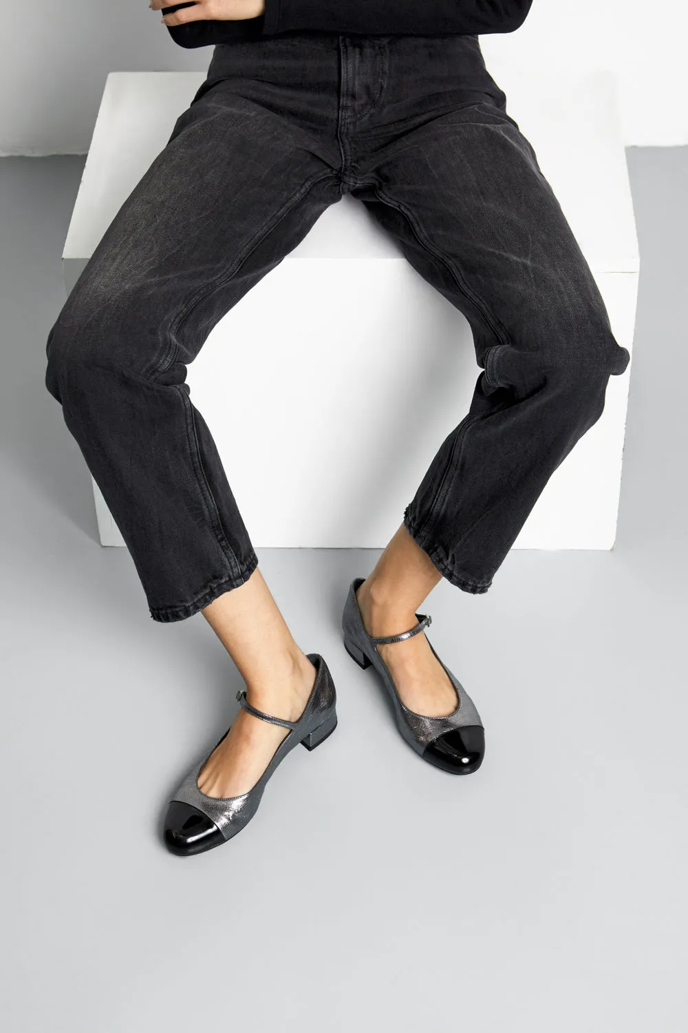 Lola Mary Janes in Charcoal-coloured Metallic Leather Thin Straps Heat   Resistant