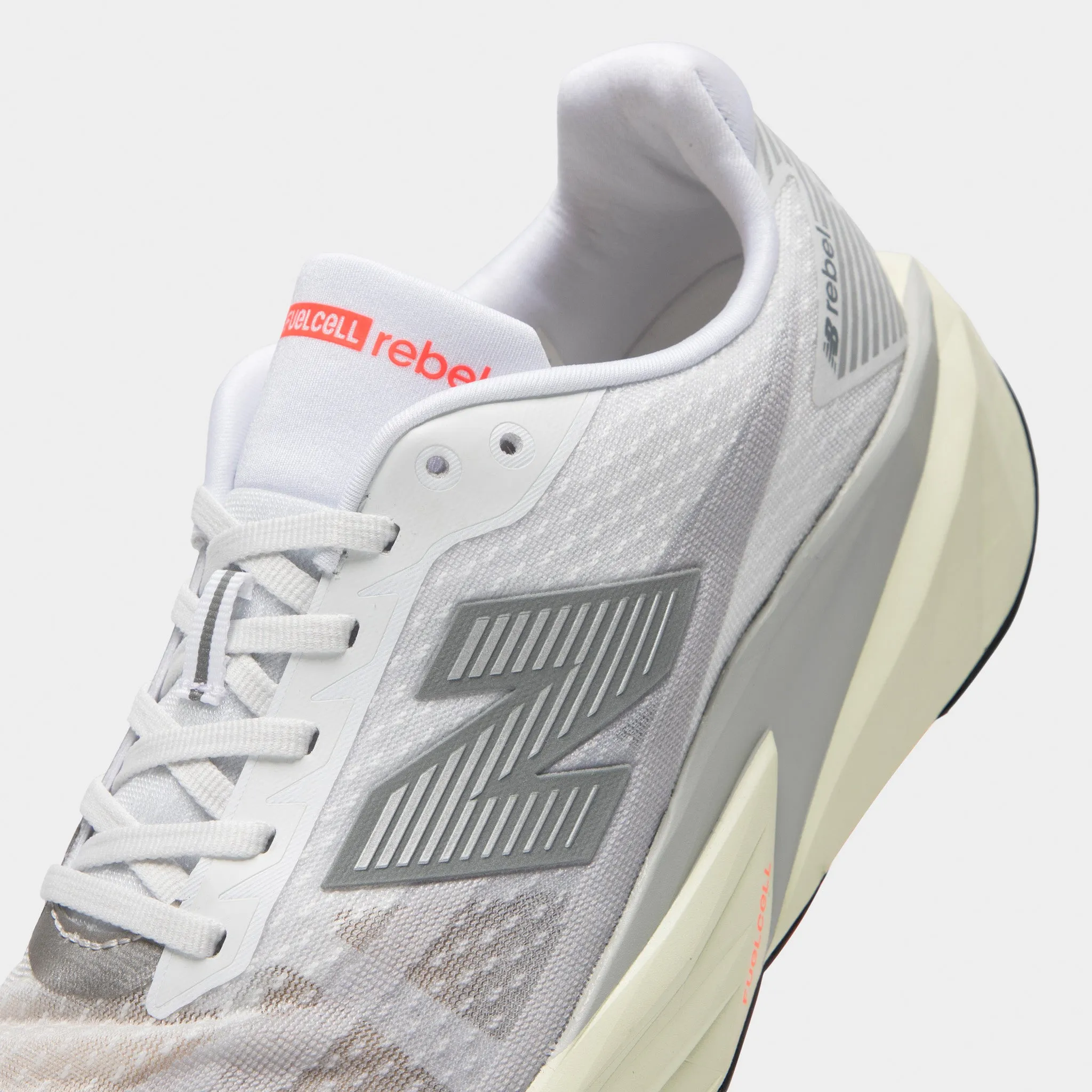 New Balance FuelCell Rebel v5 White / Grey Full-Support