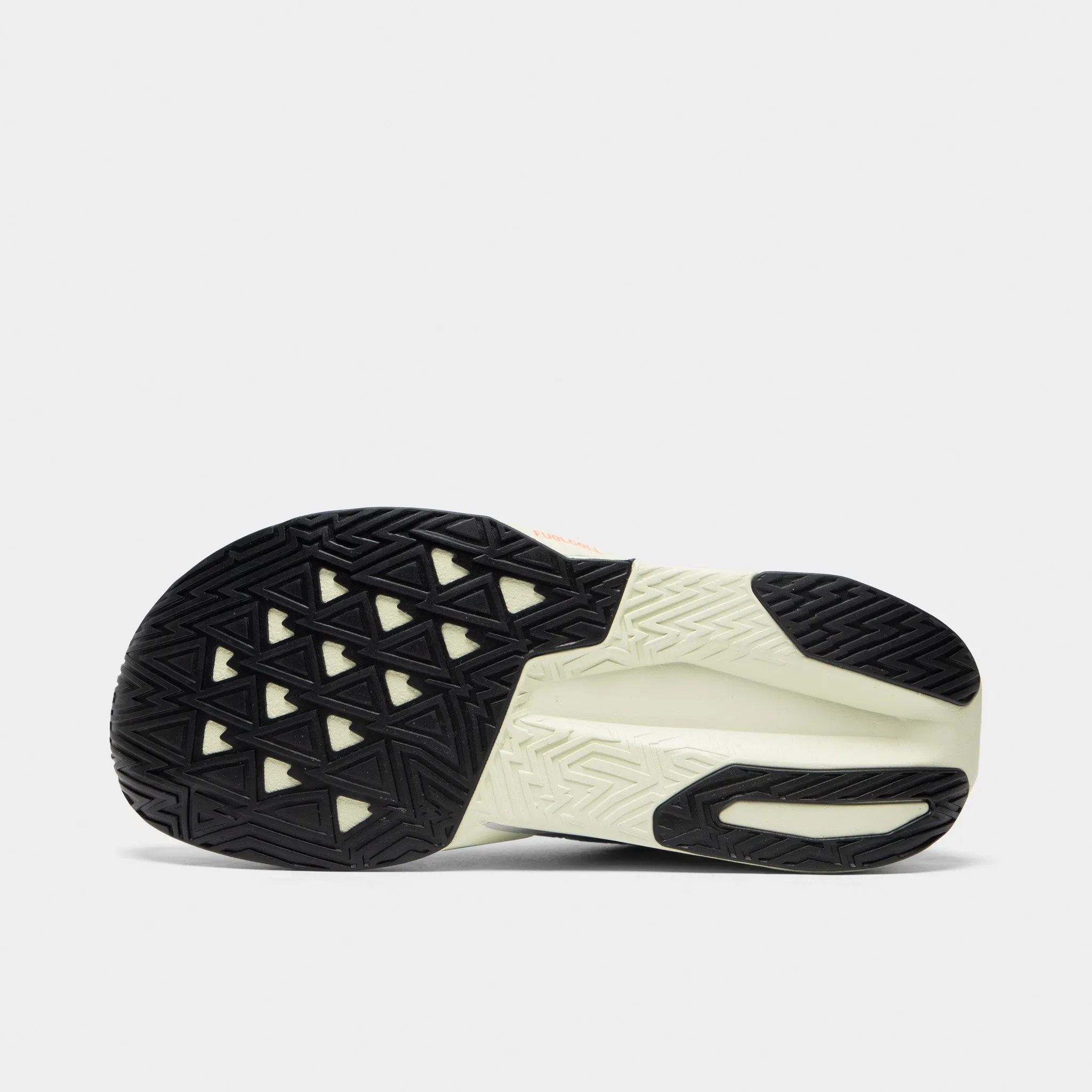 Crisp Look Casual Fit New Balance FuelCell Rebel v5 White / Grey