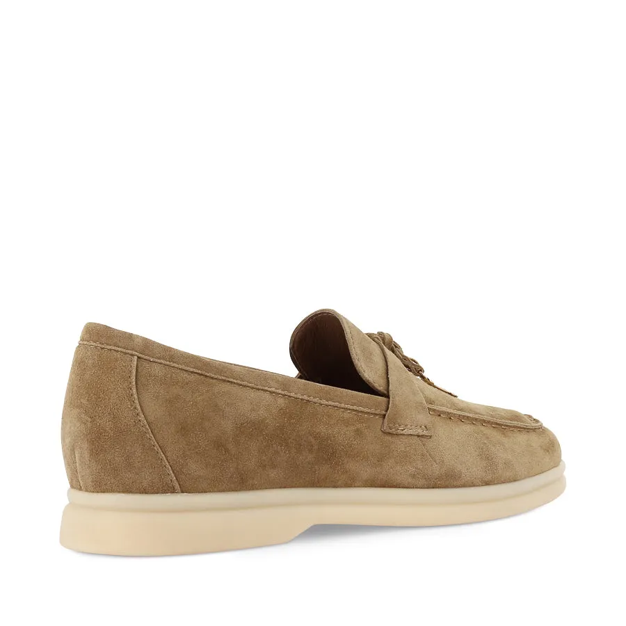 LYDEA - SANDY SUEDE Form Neat True Firm