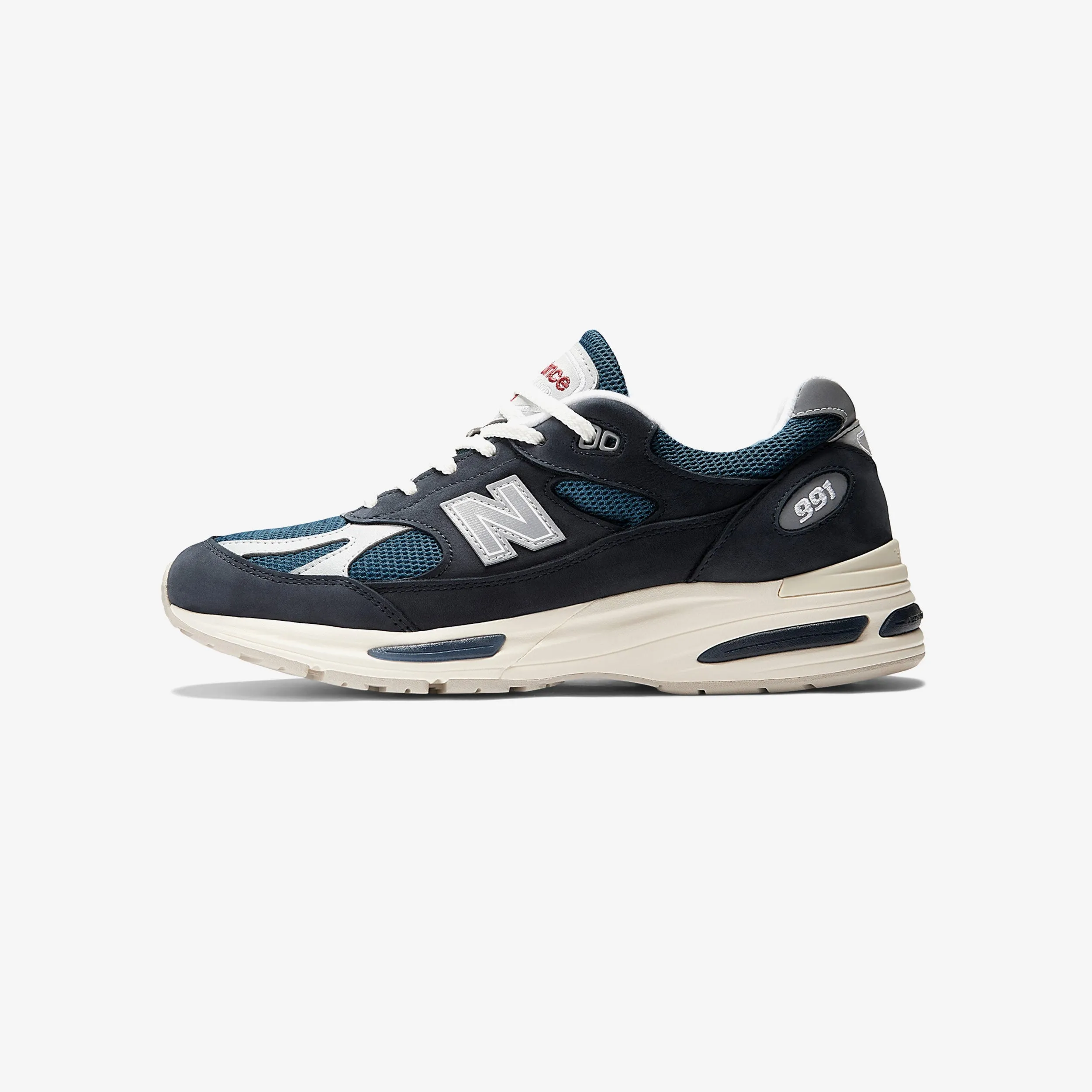 Made in UK 991v2 party - goer
