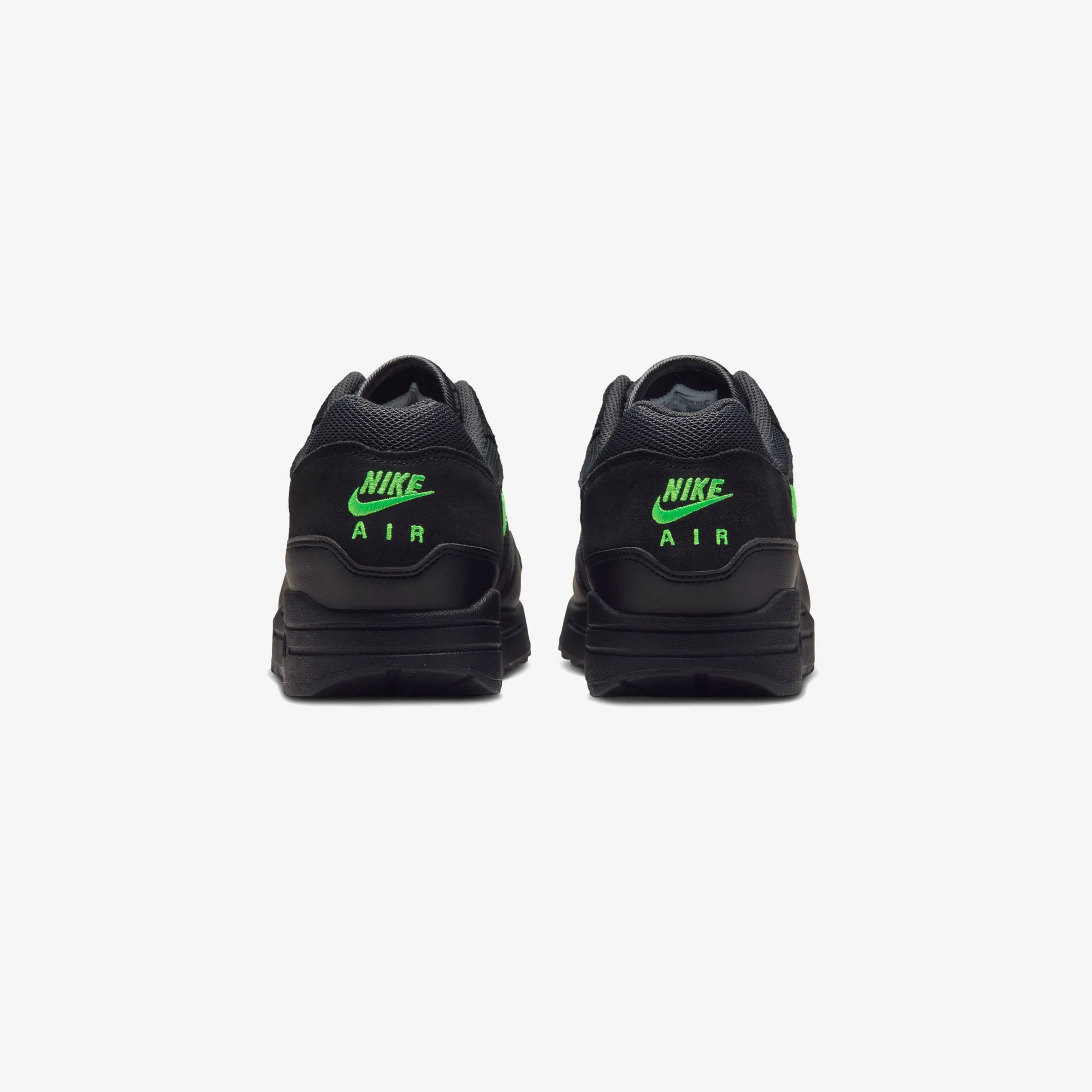 Ultimate materials Air Max 1 Essential