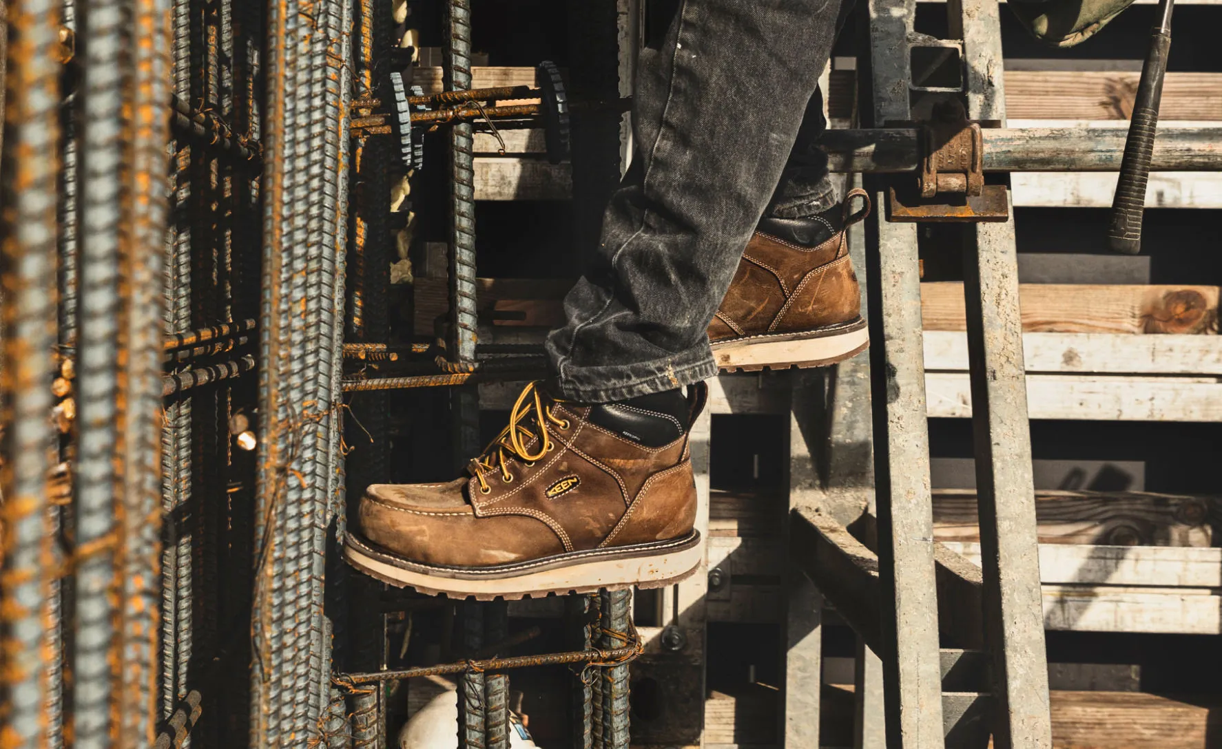 Men's Cincinnati 6" Waterproof Boot (Carbon Toe)  |  Belgian/Sandshell All-around ease least winter