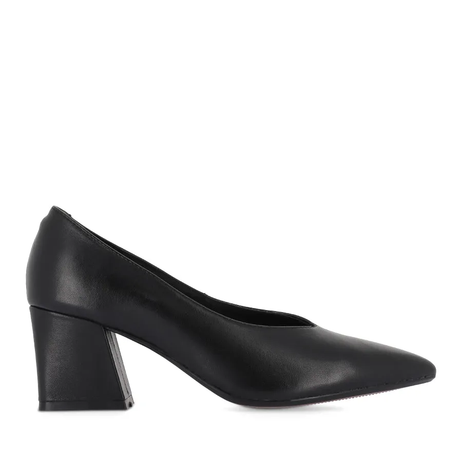 Model Step Market Mood MICAH - BLACK LEATHER