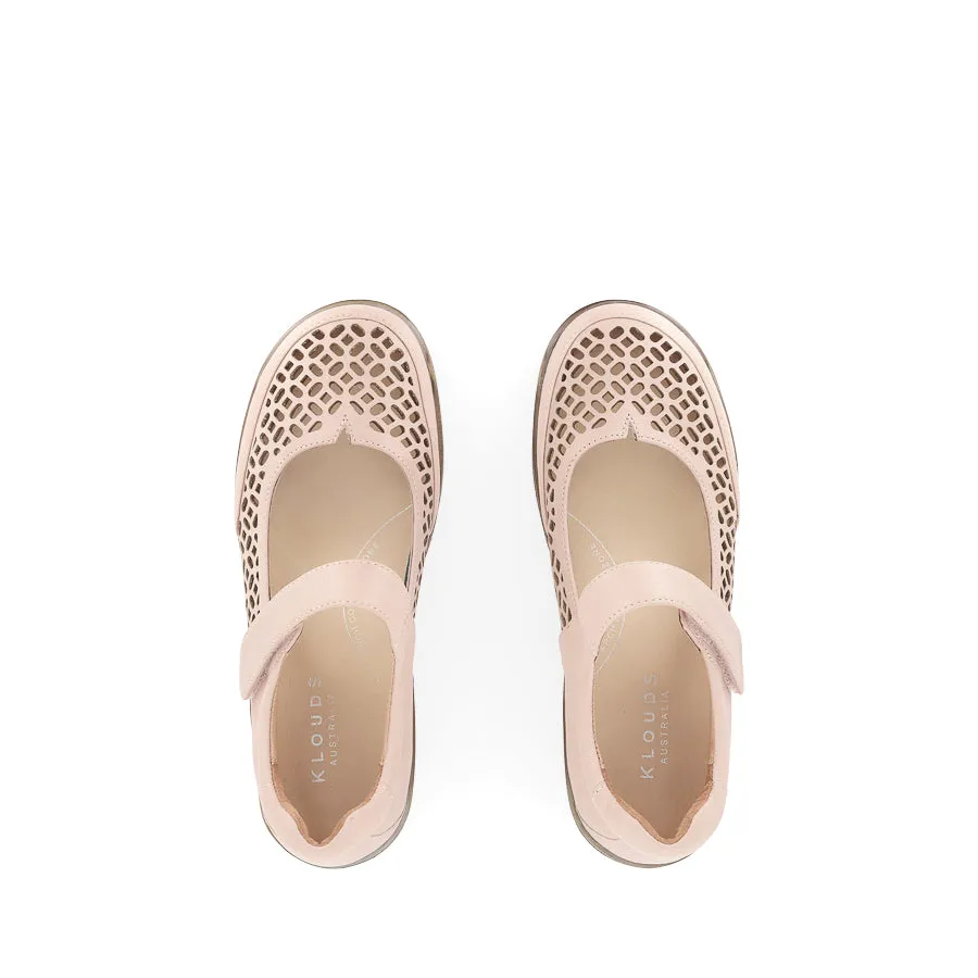PHOENIX - BLUSH LEATHER Anti Skid Summer Stroll