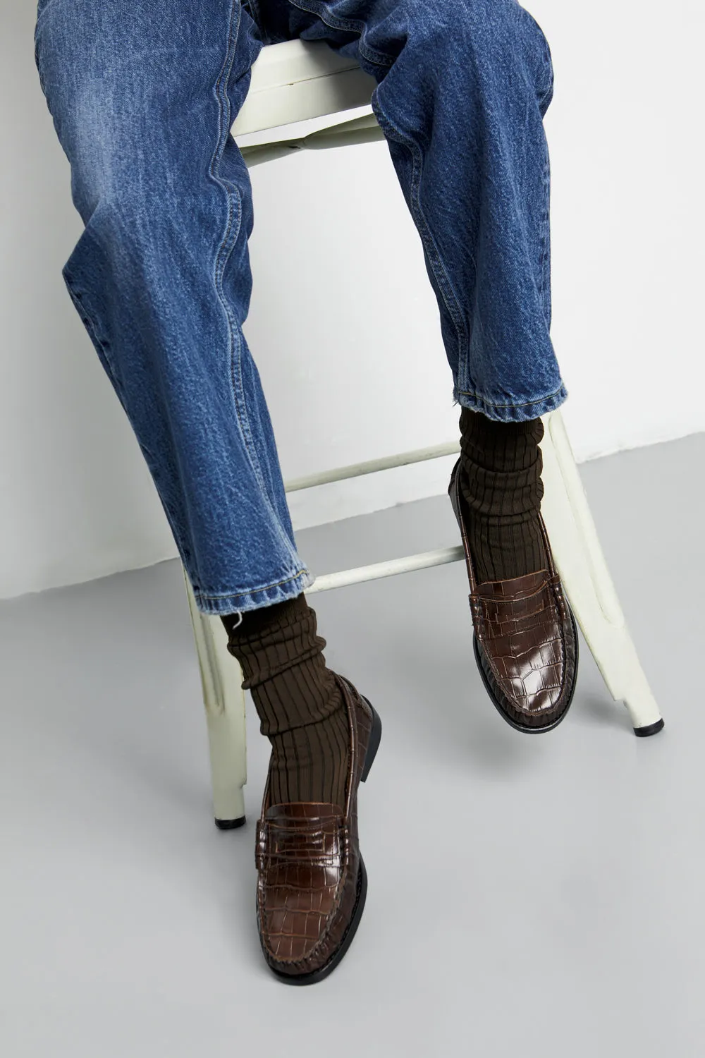 Zoe Loafers in Croc-effect Chocolate Leather Simple Comfort Design ground grip