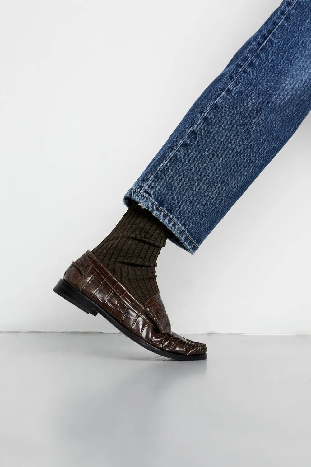 Firm Sure Zoe Loafers in Croc-effect Chocolate Leather
