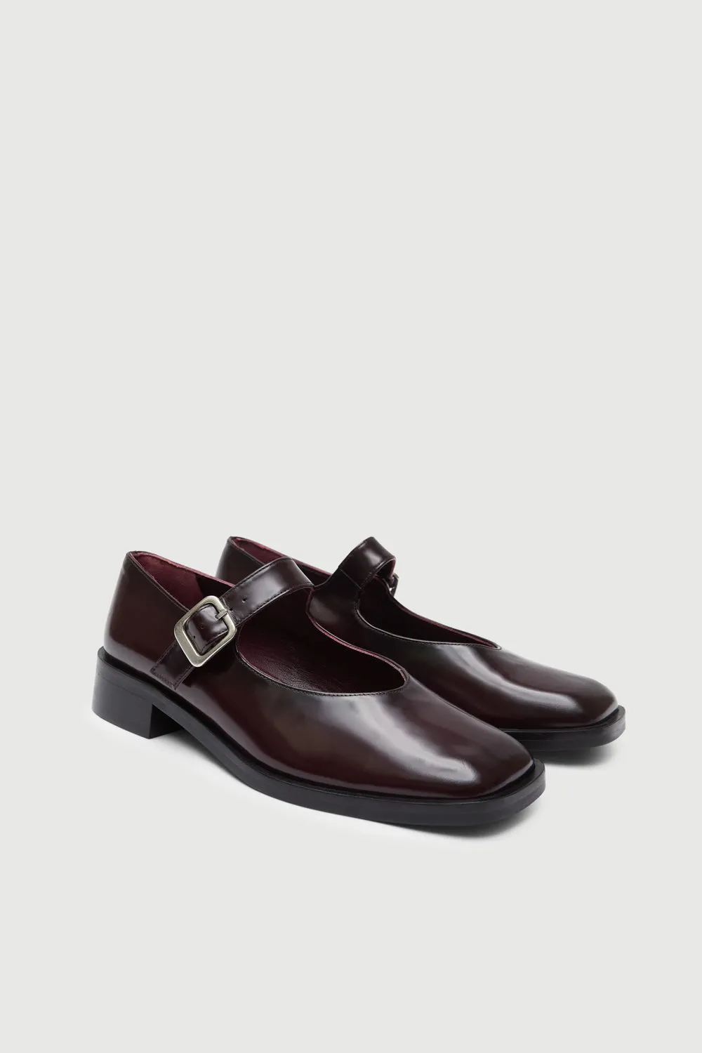 Classic Comfortable Backing Gia Mary Janes in Burgundy Leather