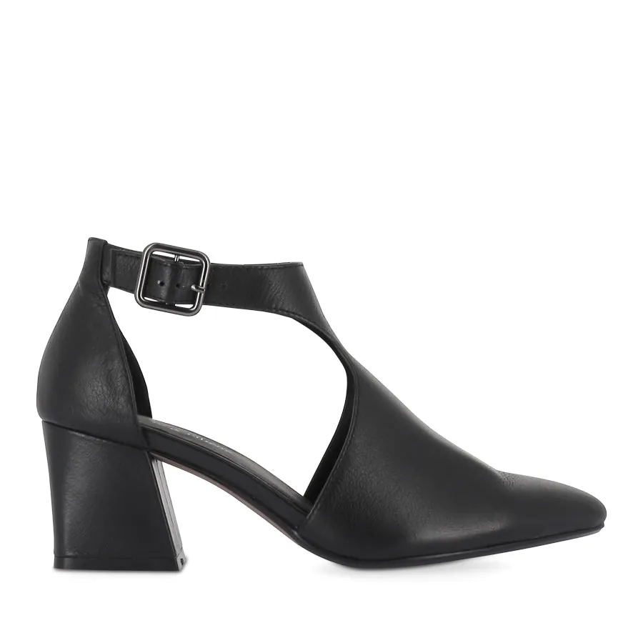 Point Toe Hill Path MORENO - BLACK LEATHER