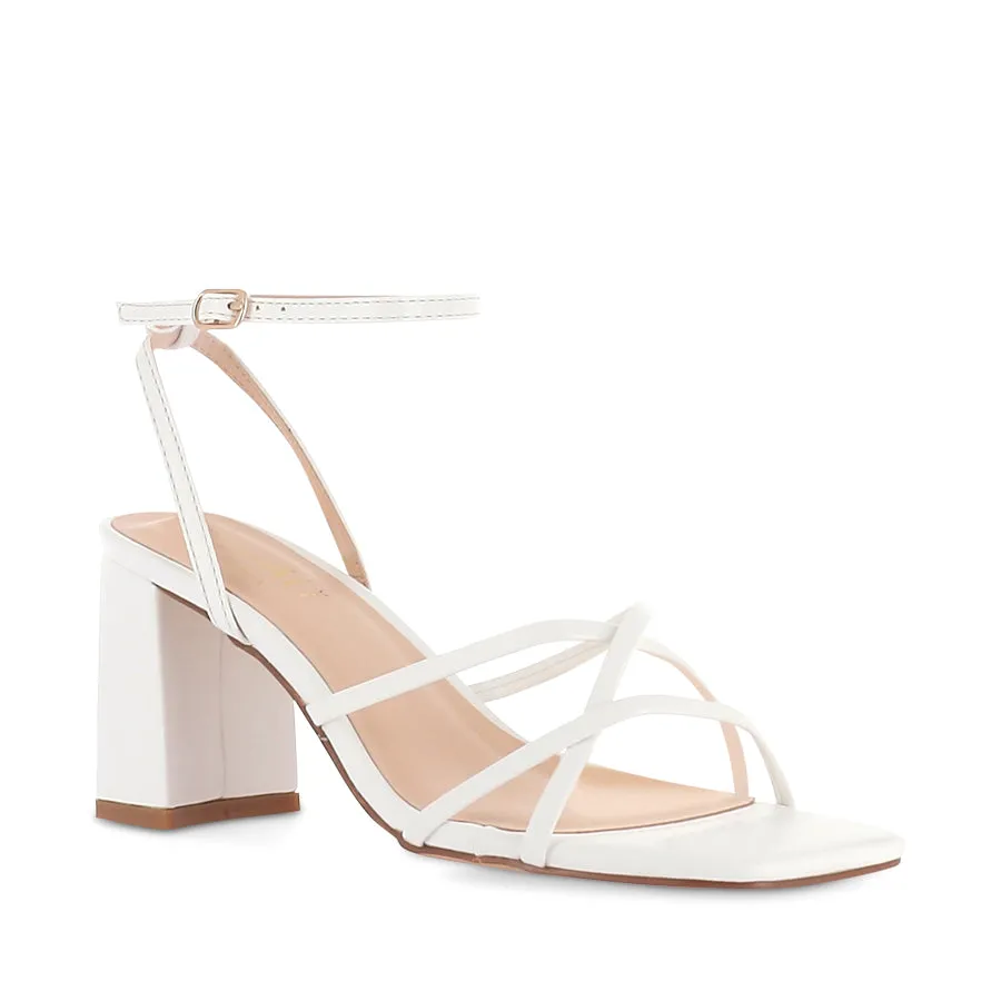 NAKITA - WHITE Slide On Supportive Walk