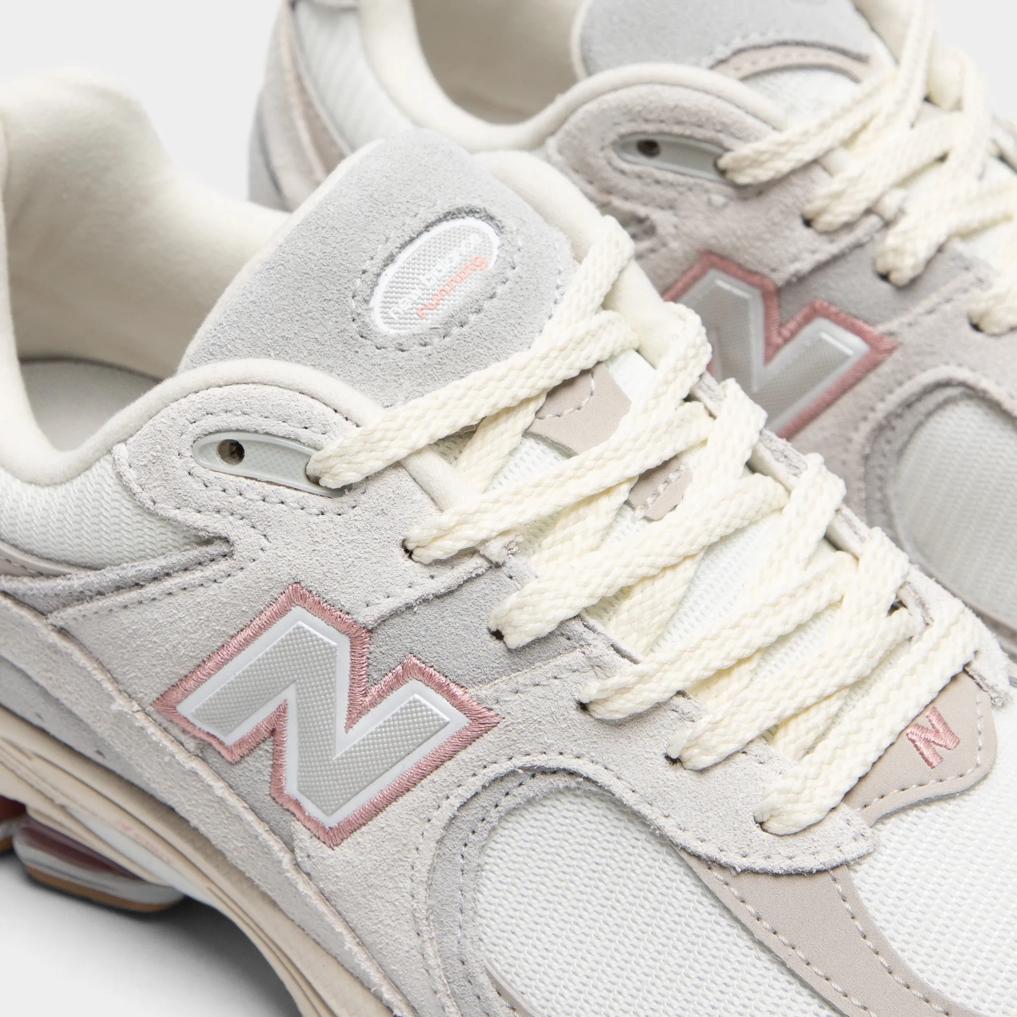 Elite Cushioning Luxe sole New Balance 2002R Sea Salt / Reflection