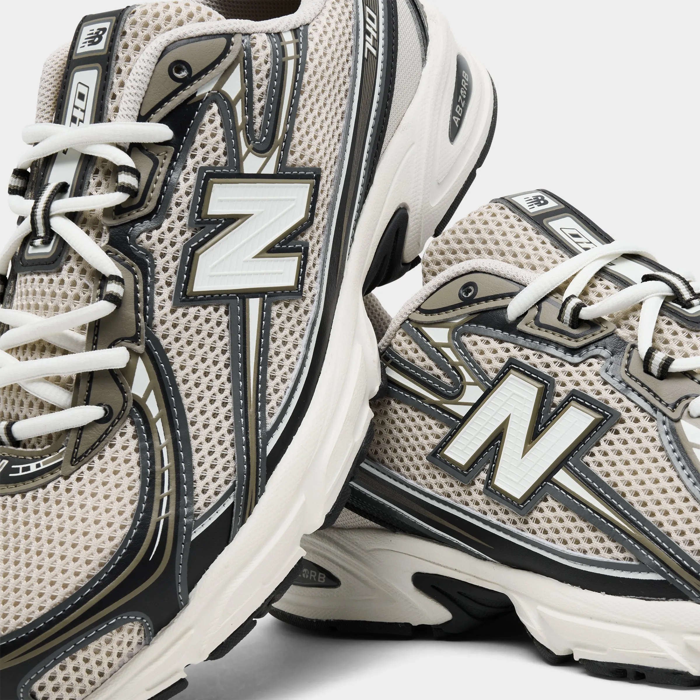 New Balance 740 Timberwolf / Dockside Active Everyday Sleek Option