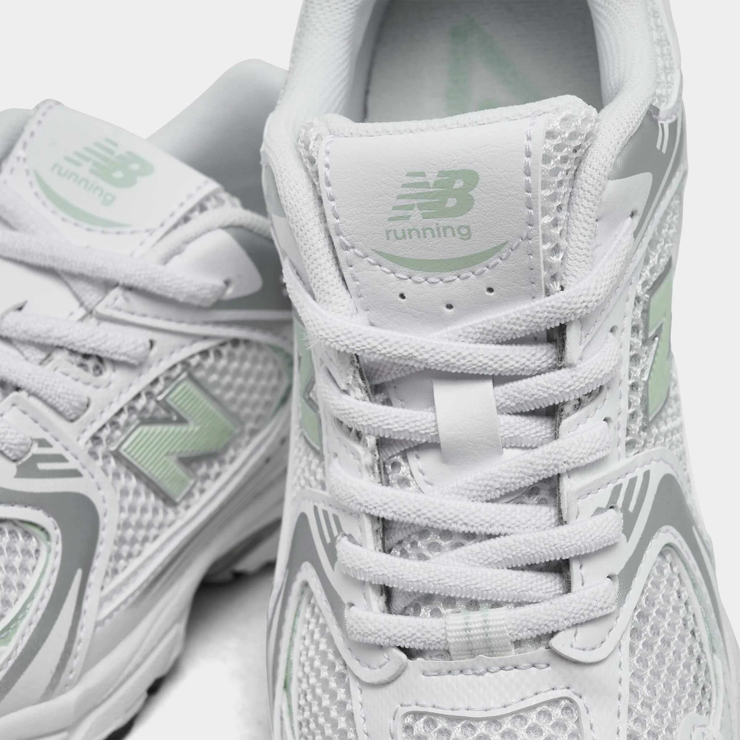 New Balance Children's 530 White / Silver Easy to Wear
