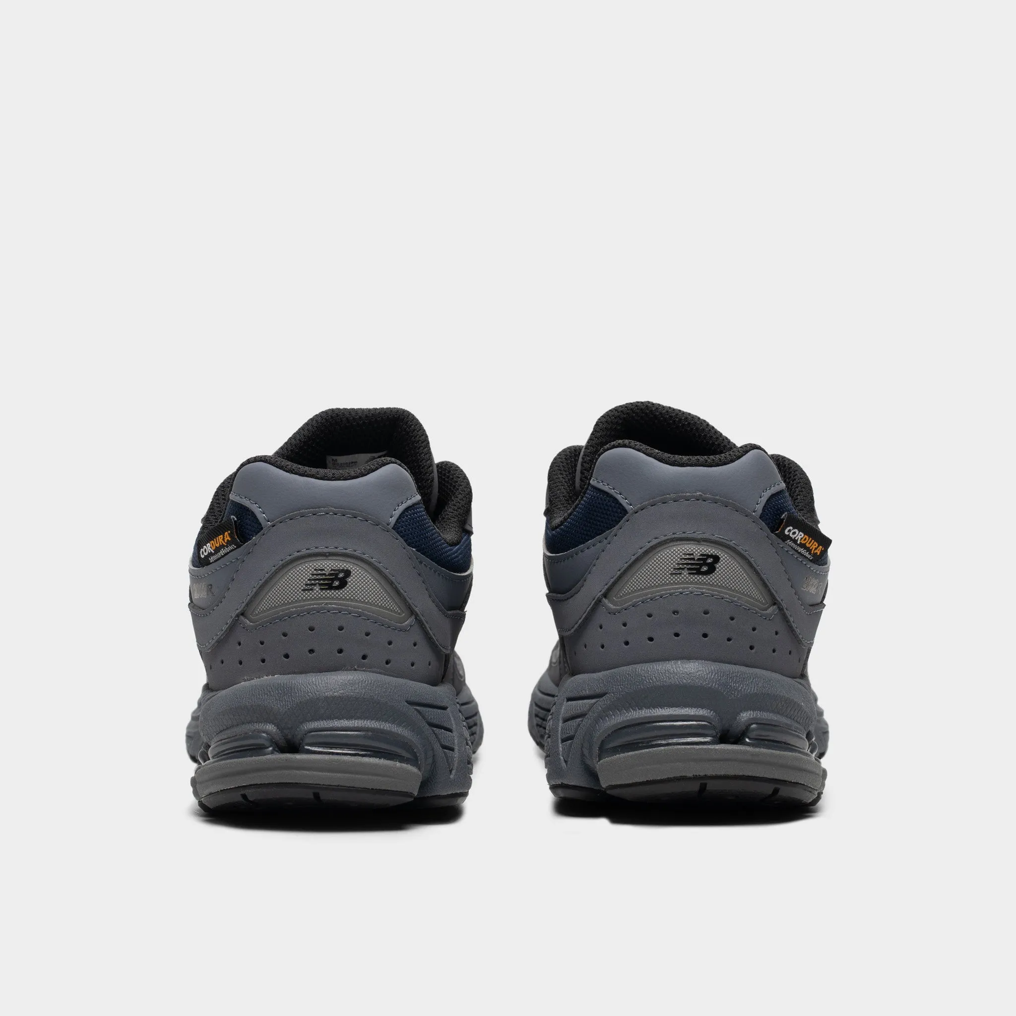 New Balance Juniors' 2002R / Dark Grey EVA