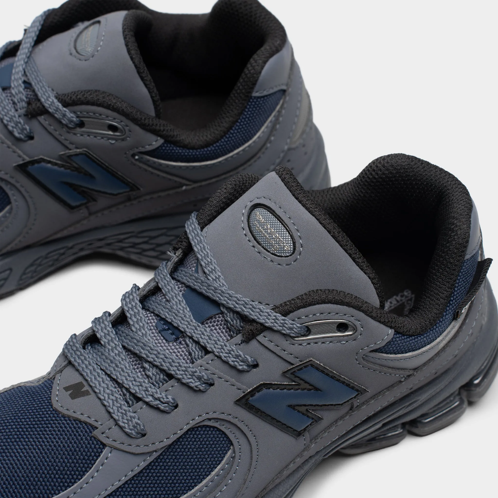 New Balance Juniors' 2002R / Dark Grey Comfort quality
