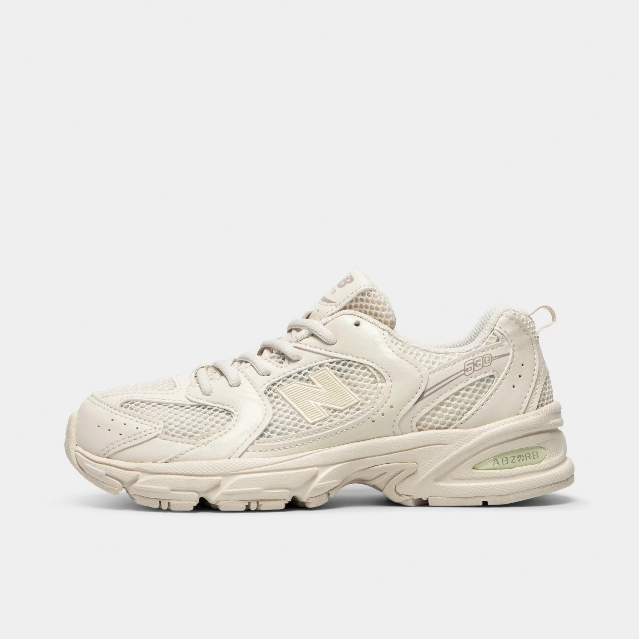 Walking Streamlined New Balance Juniors' 530 Linen / Arid Stone