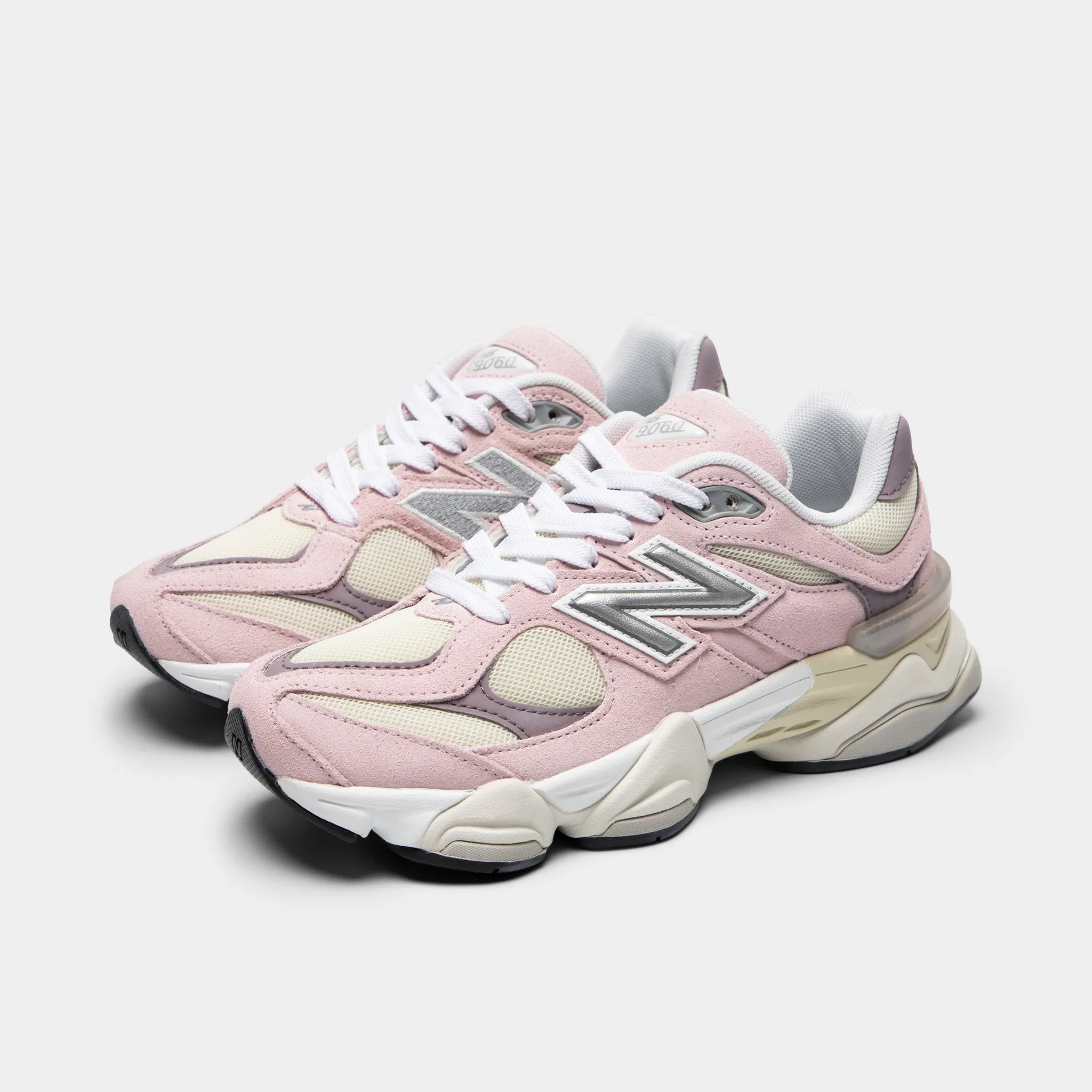Tidy look New Balance Juniors' 9060 Rose Sugar / Ice Wine