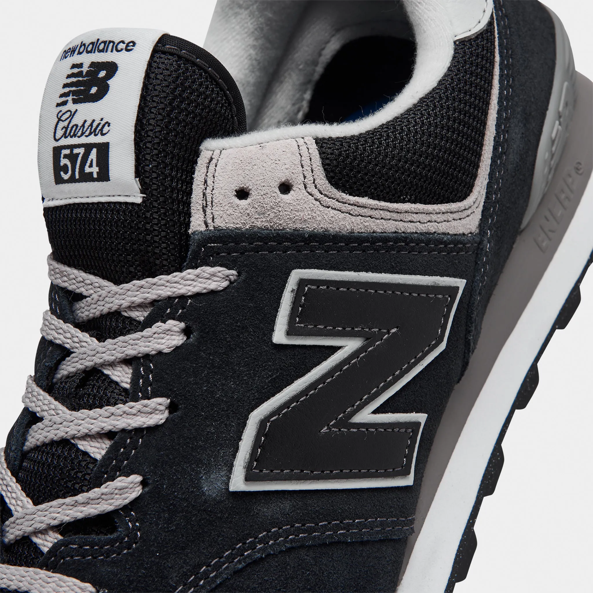 Bold colors Designer Look New Balance ML574EVB / Black