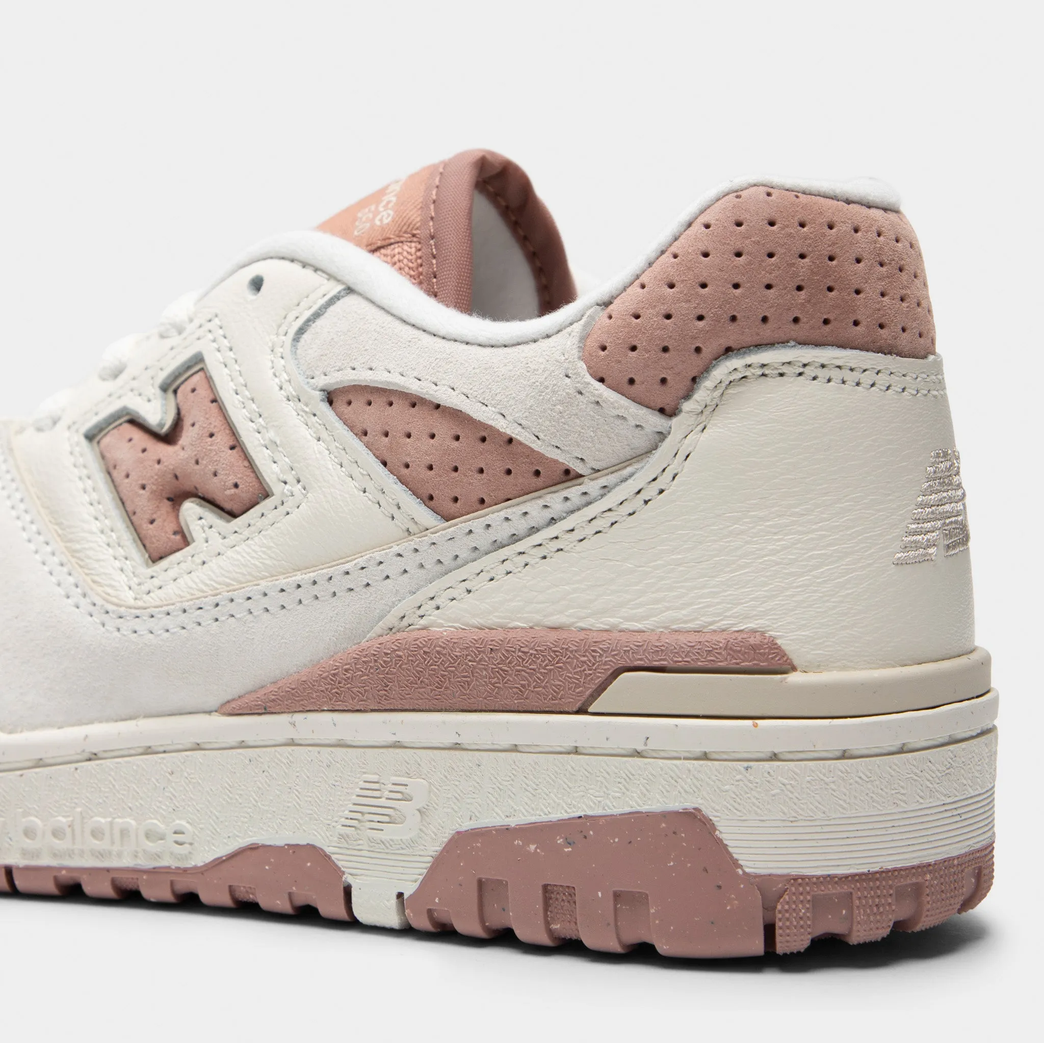 Slip-Resistant Sole Hyper Responsive Cushion New Balance Women's 550 Sea Salt / Landslide