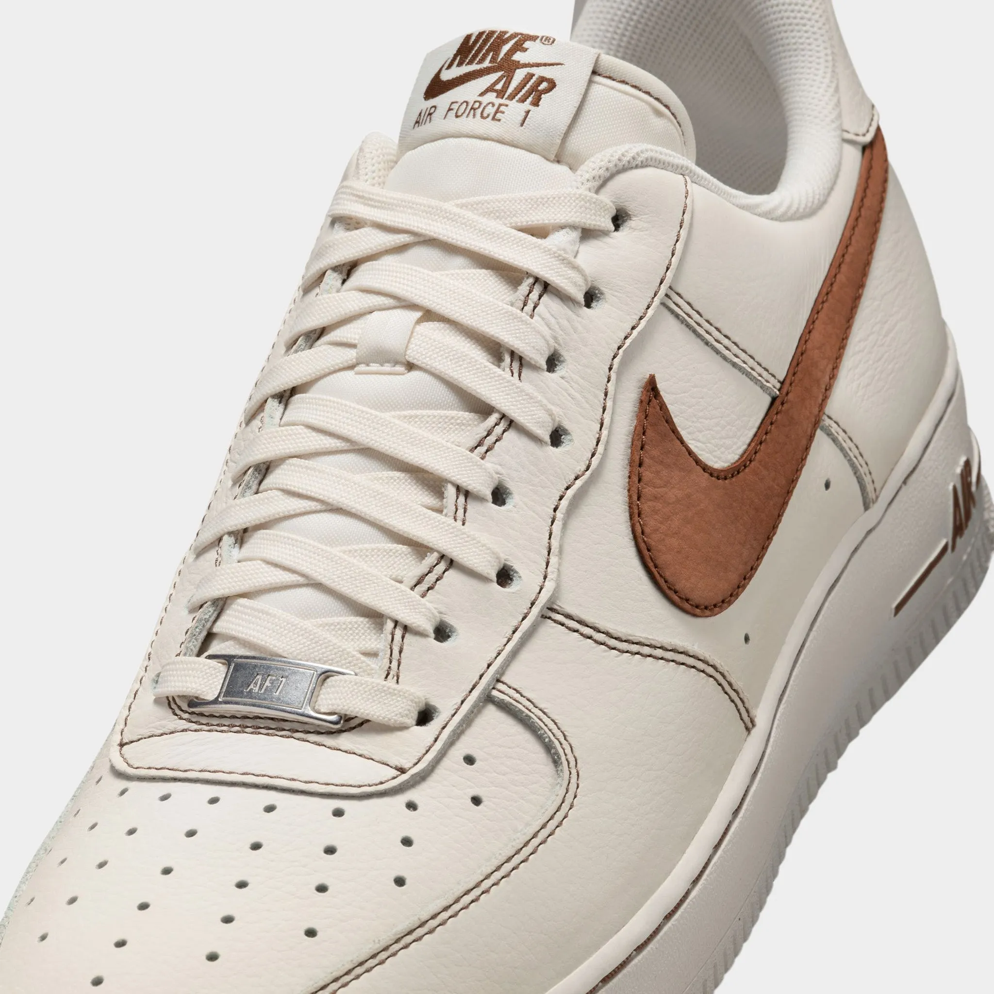 User-Friendly Nike Air Force 1 '07 LV8 Ivory / Saddle Brown