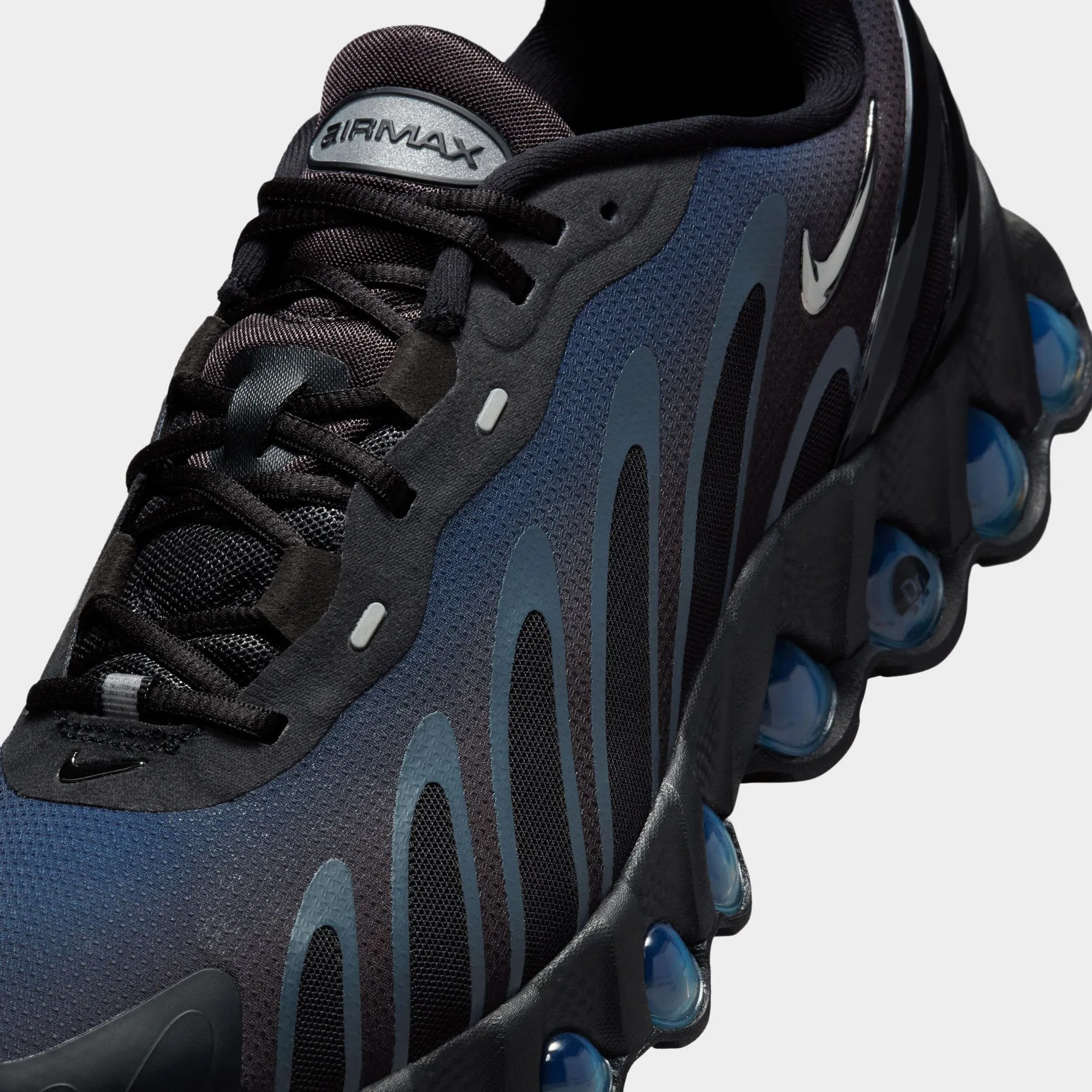 Cool Look Nike Air Max DN 8 Black / Metallic Silver - Thunder Blue
