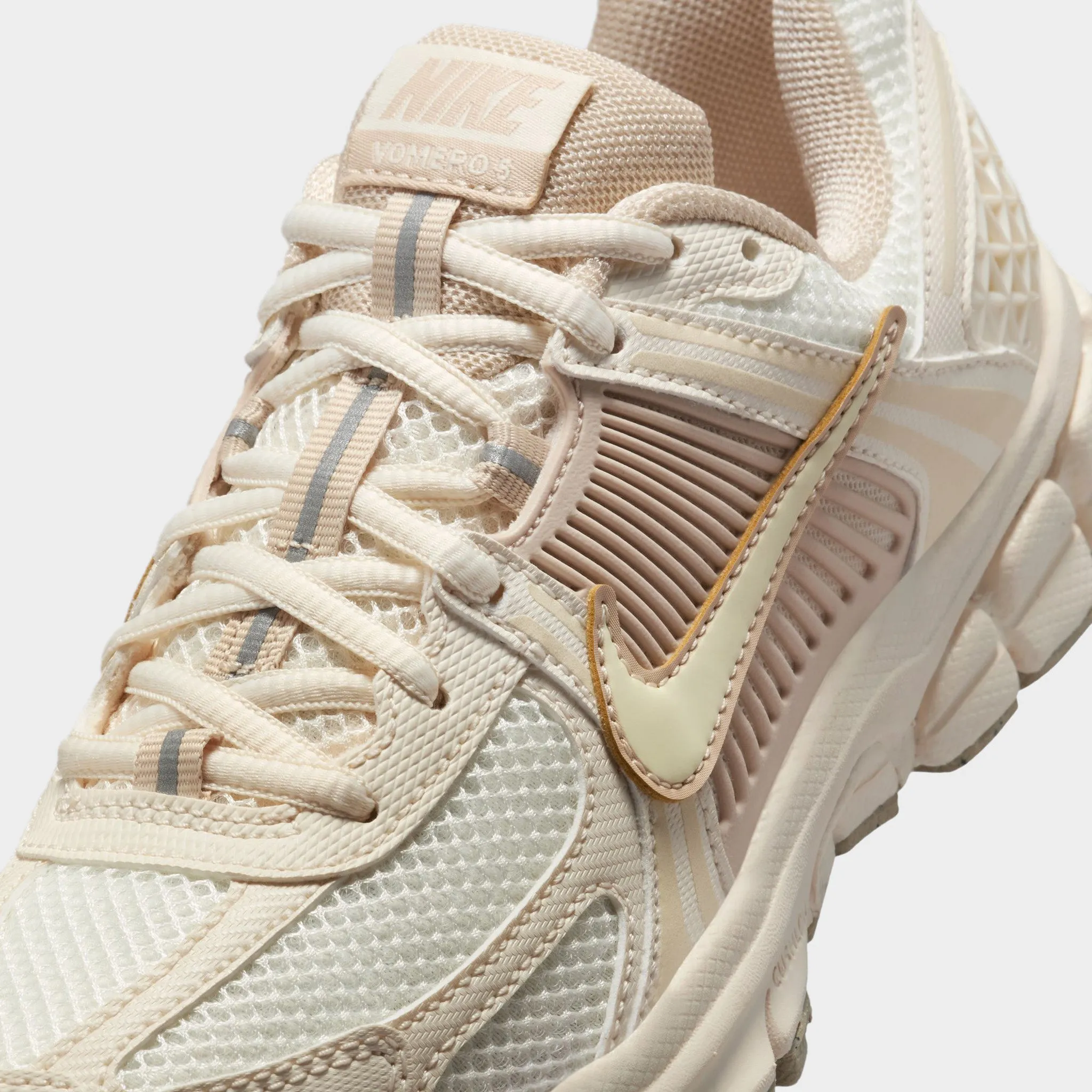 Durable Sole Stretch tongue Nike Vomero 5 GS / Pale Ivory