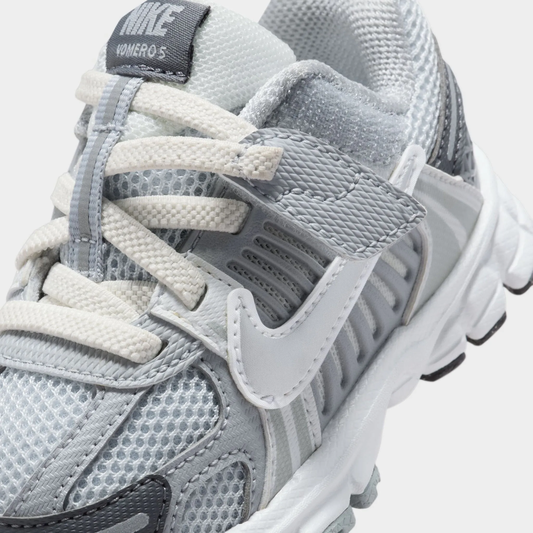 Game Winning Shoes Dynamic Performance Nike Vomero 5 TD Pure Platinum / Metallic Silver